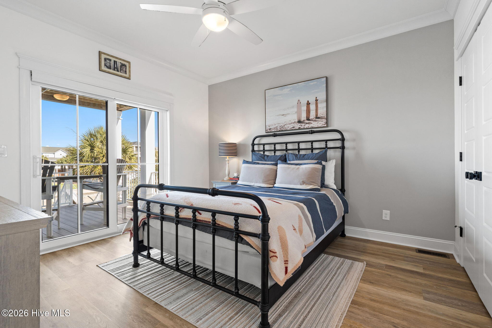 100562376 | Photo 30