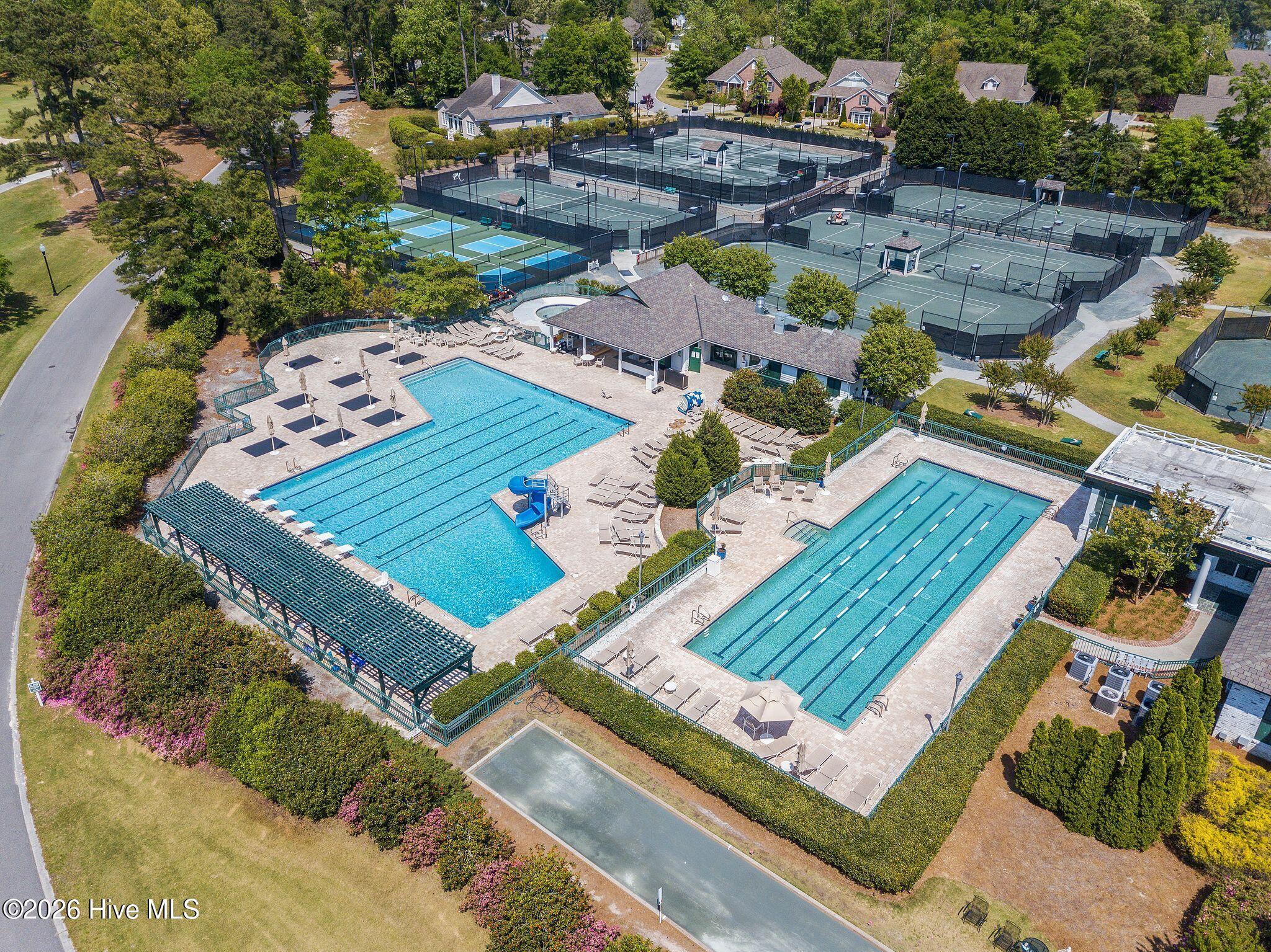 100567586 | Photo 55