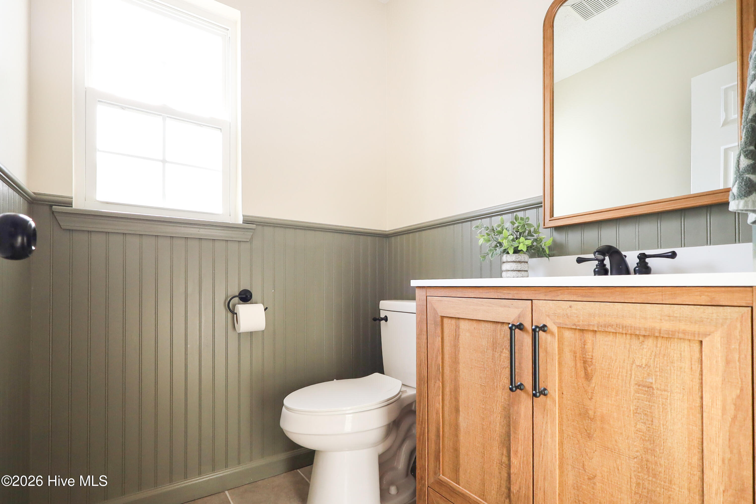 100549070 | Photo 25