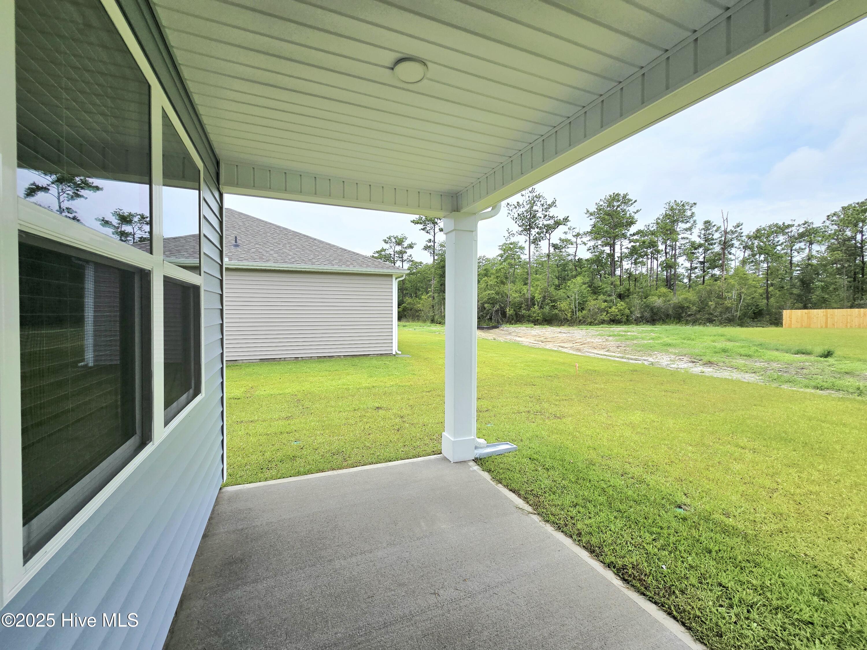 100570379 | Photo 12