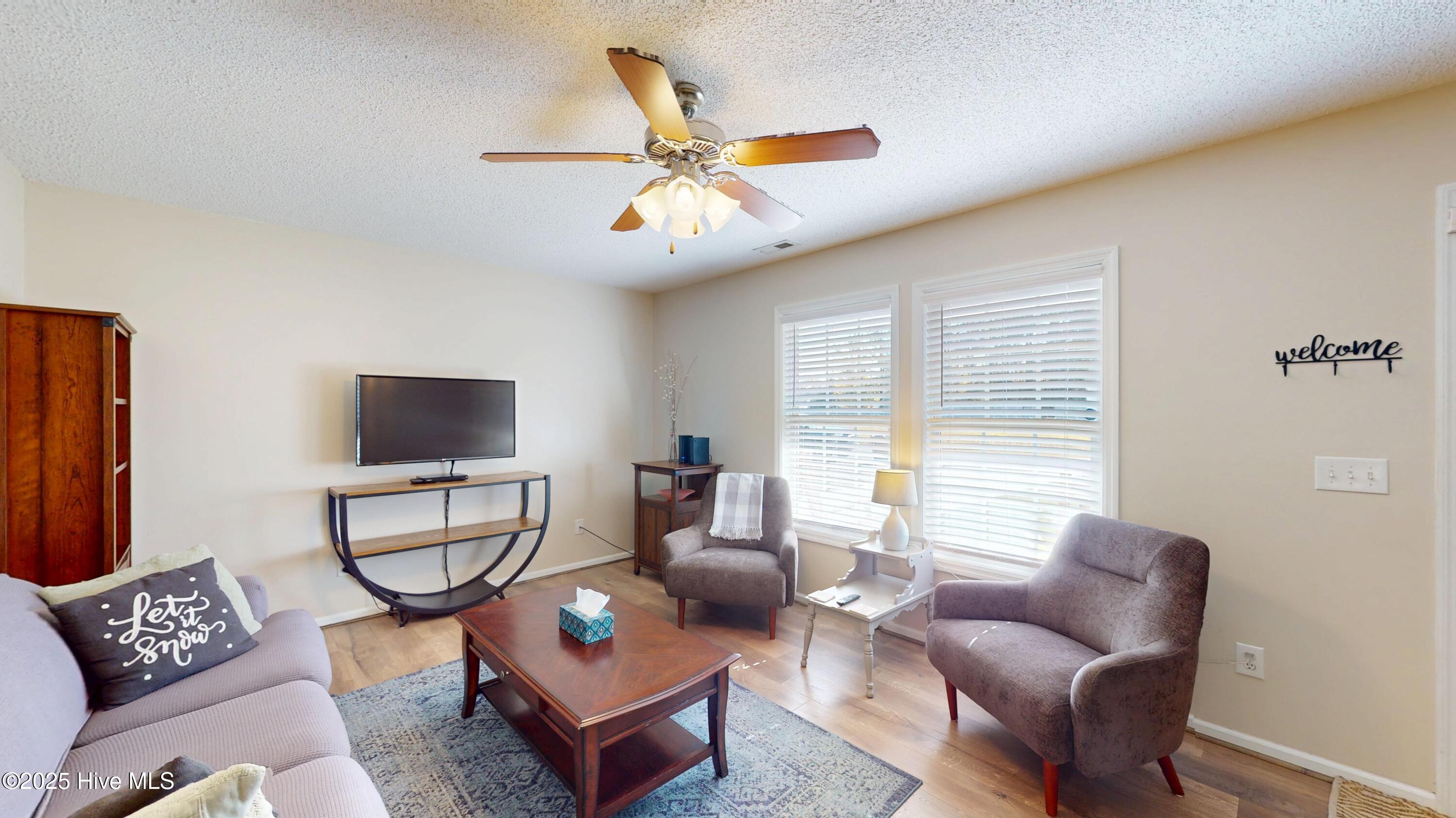 100540808 | Photo 12