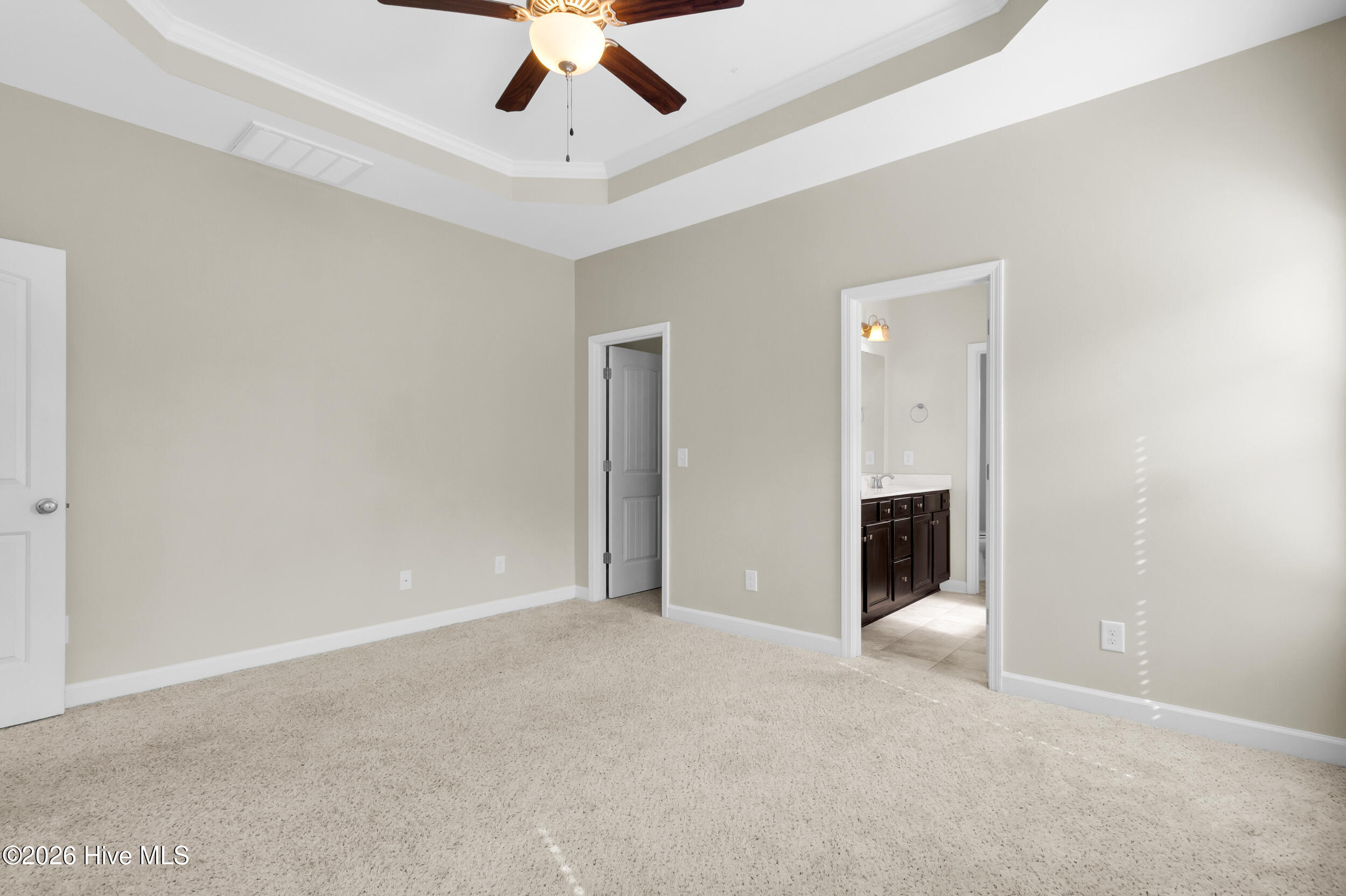 100557134 | Photo 21