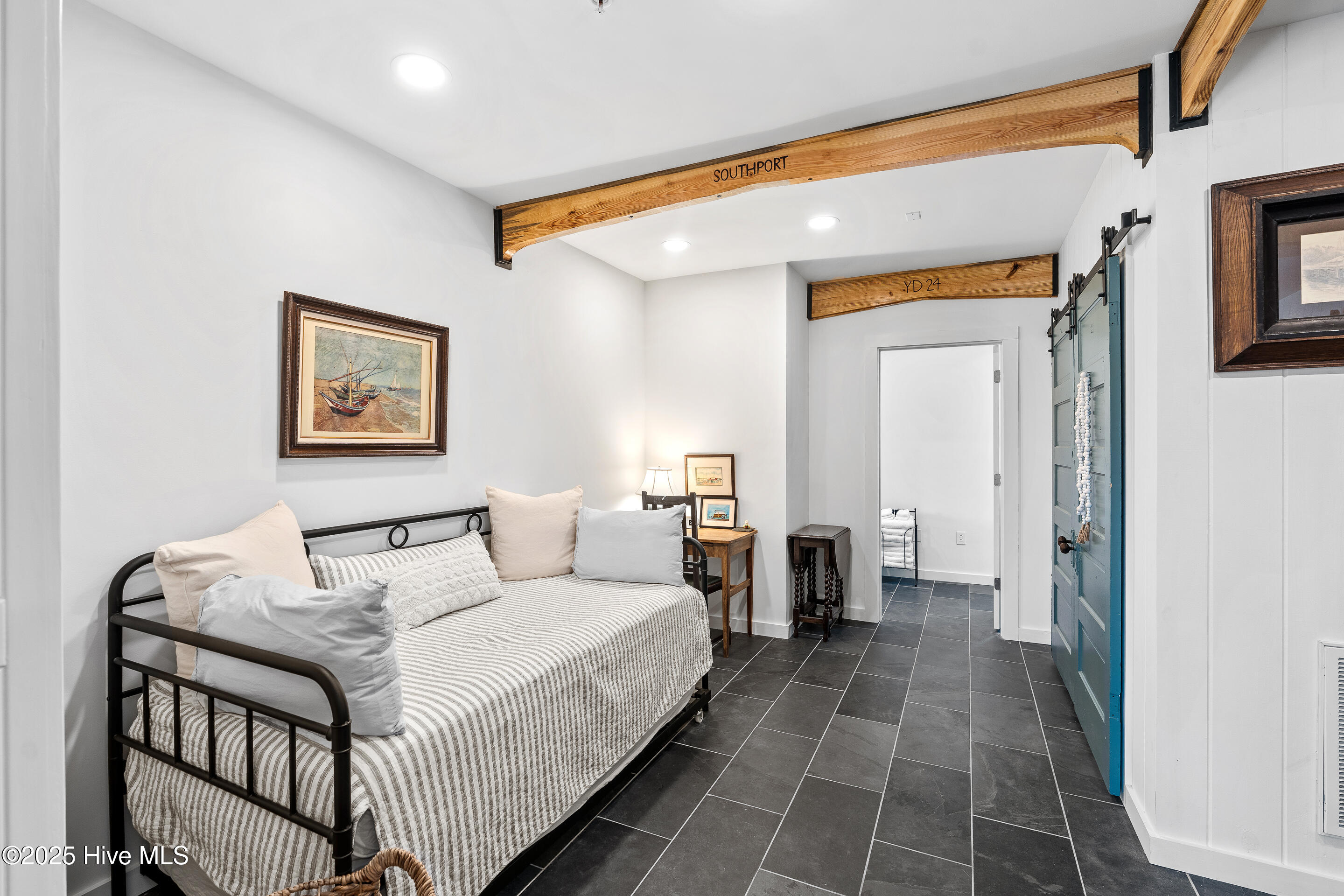 100531828 | Photo 29