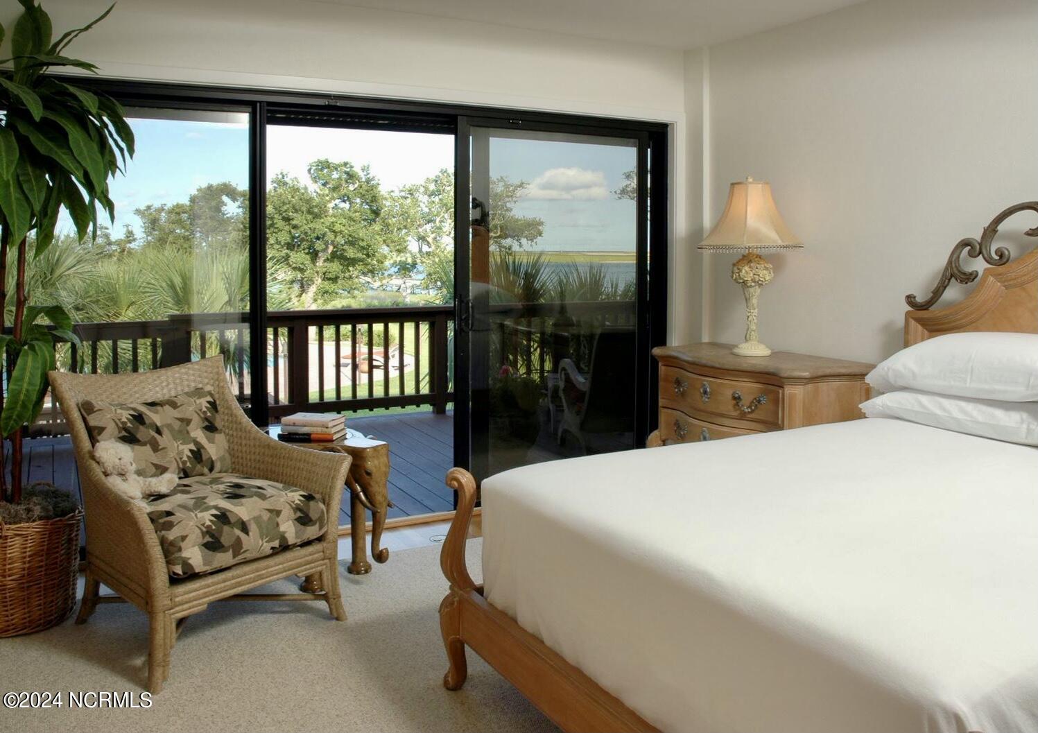 100463801 | Photo 34