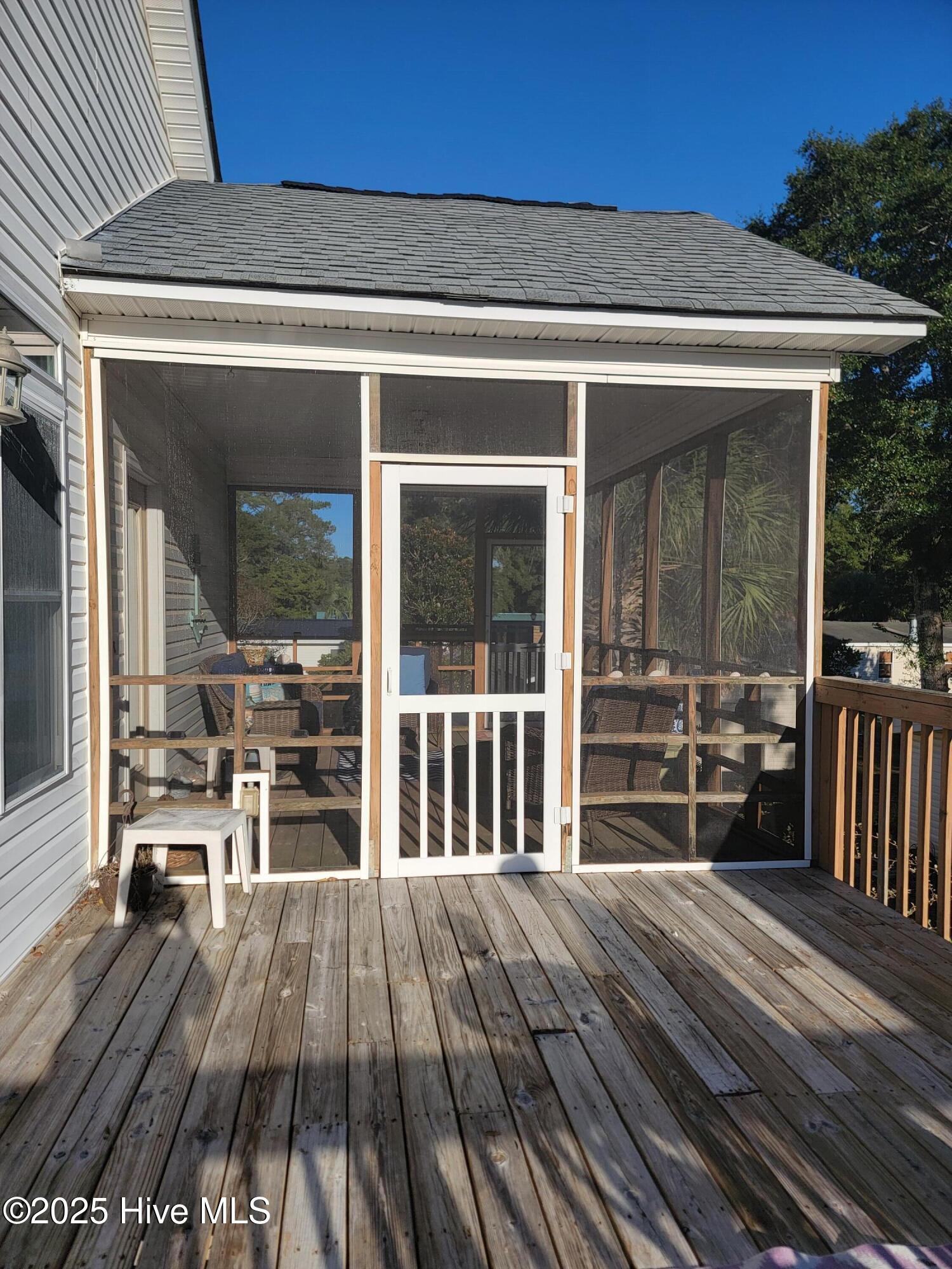 100538201 | Photo 12