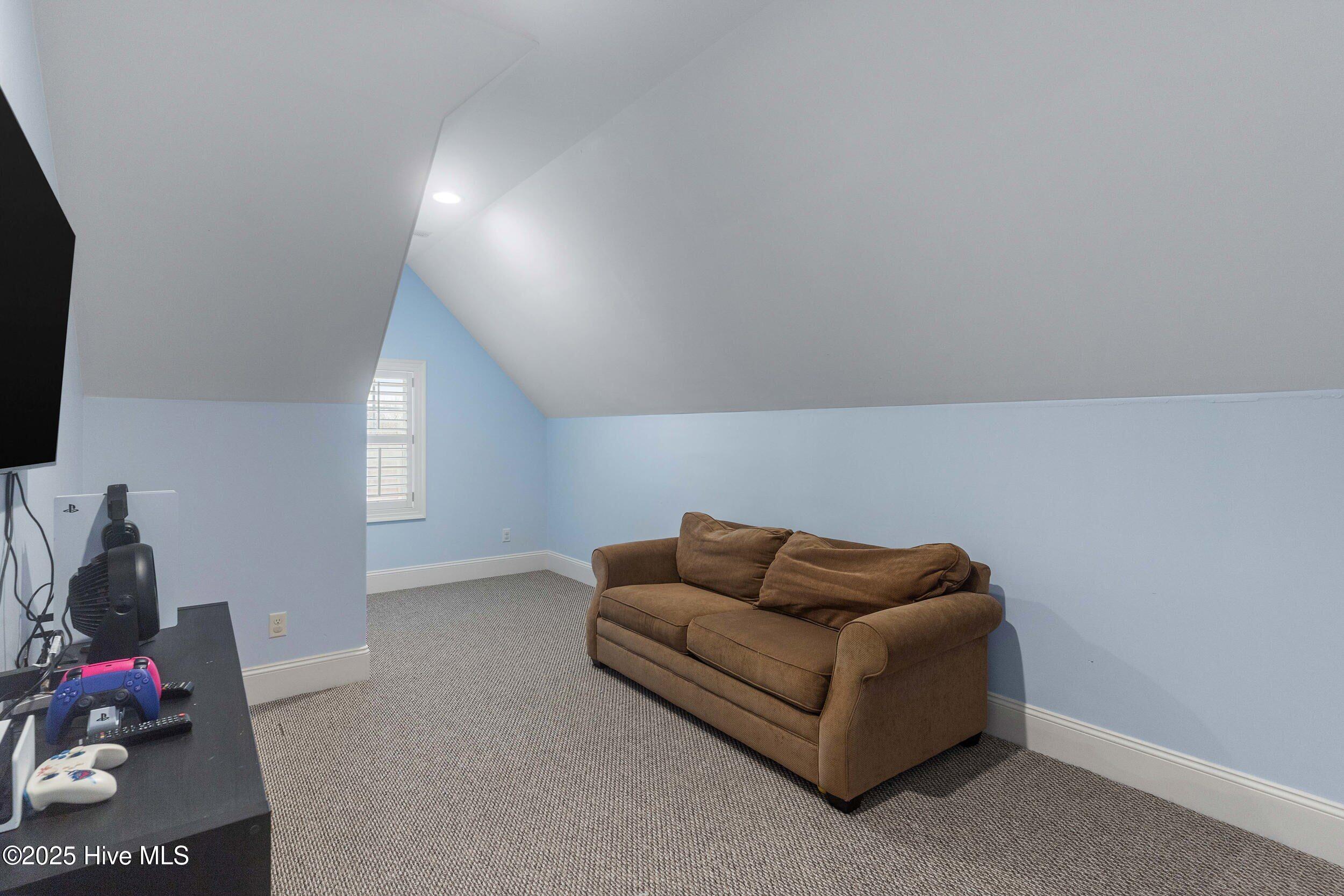 100524875 | Photo 42