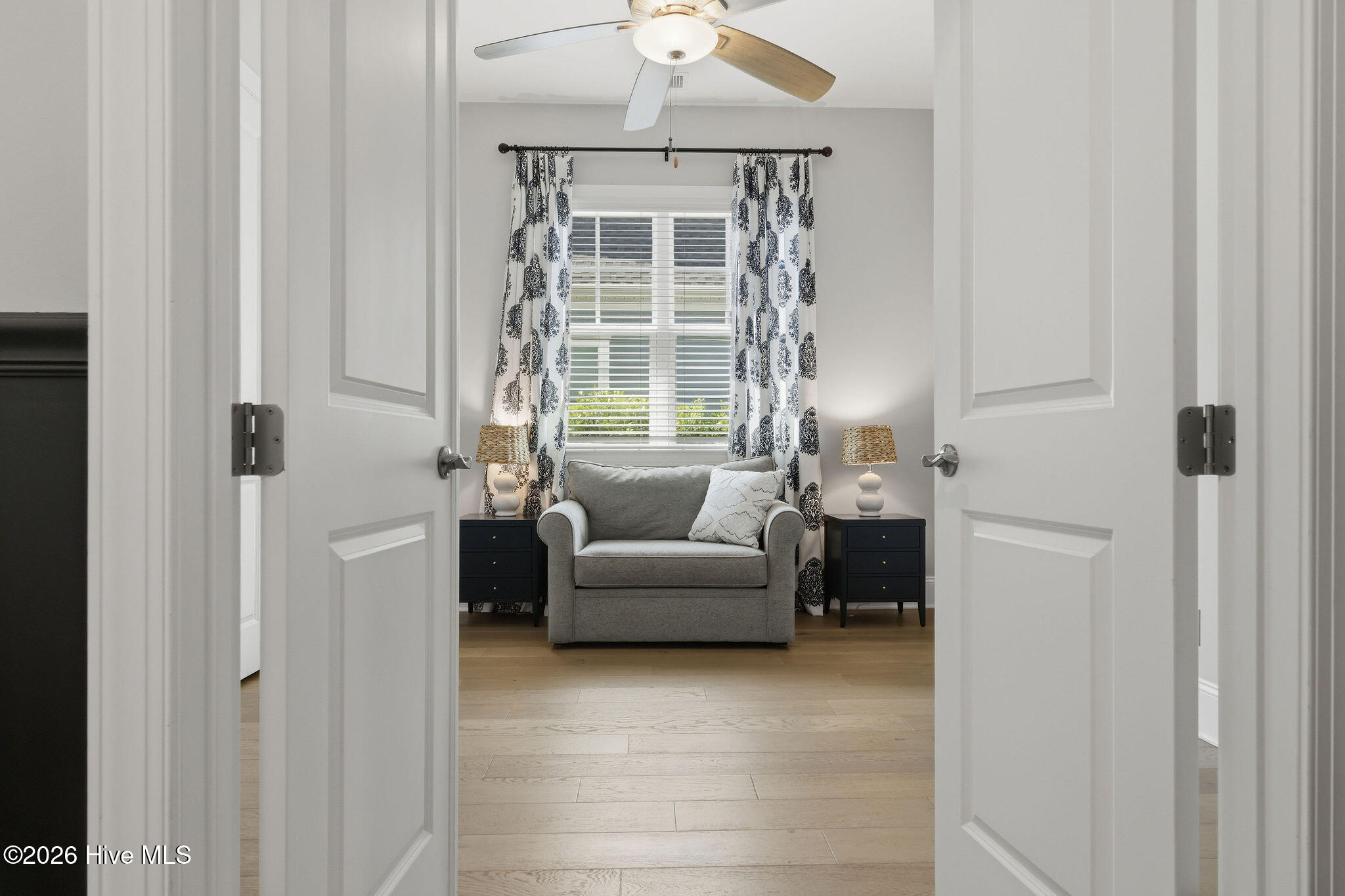 100569190 | Photo 46