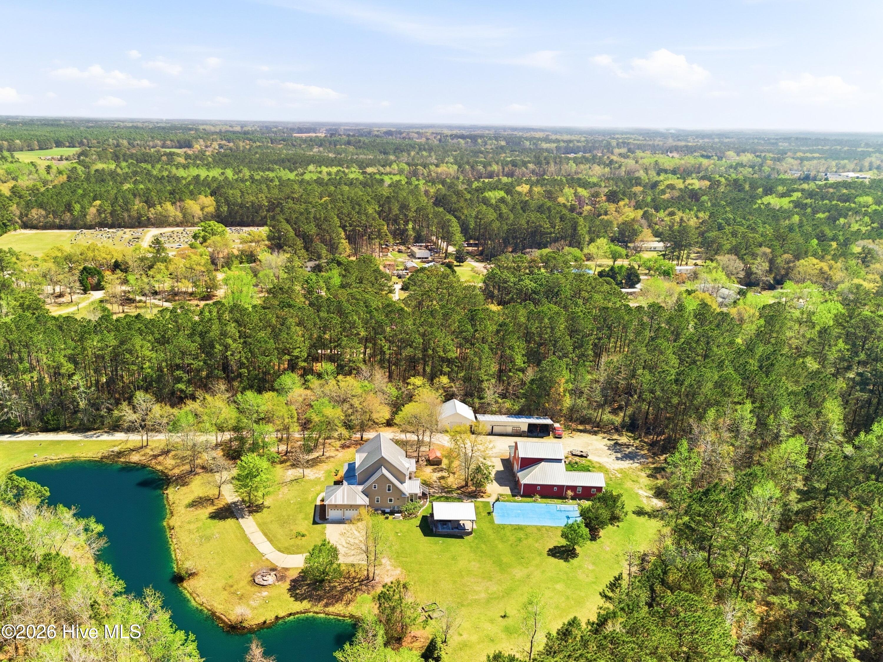 100564216 | Photo 63