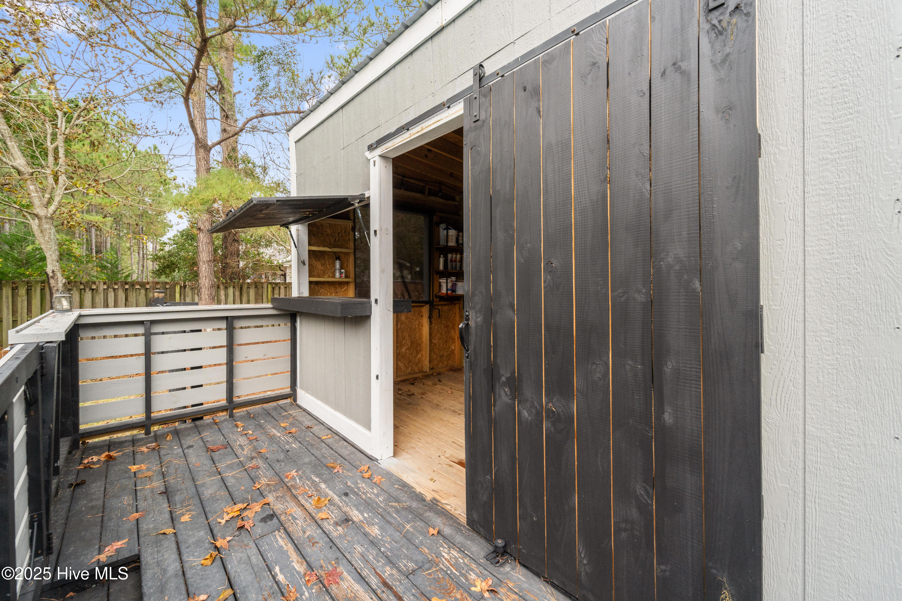 100544127 | Photo 89