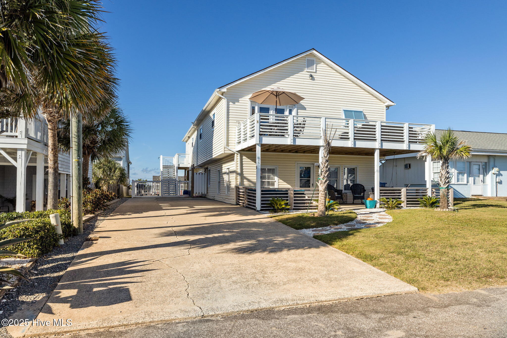 205 Barefoot Lane, Atlantic Beach, NC, 28512
