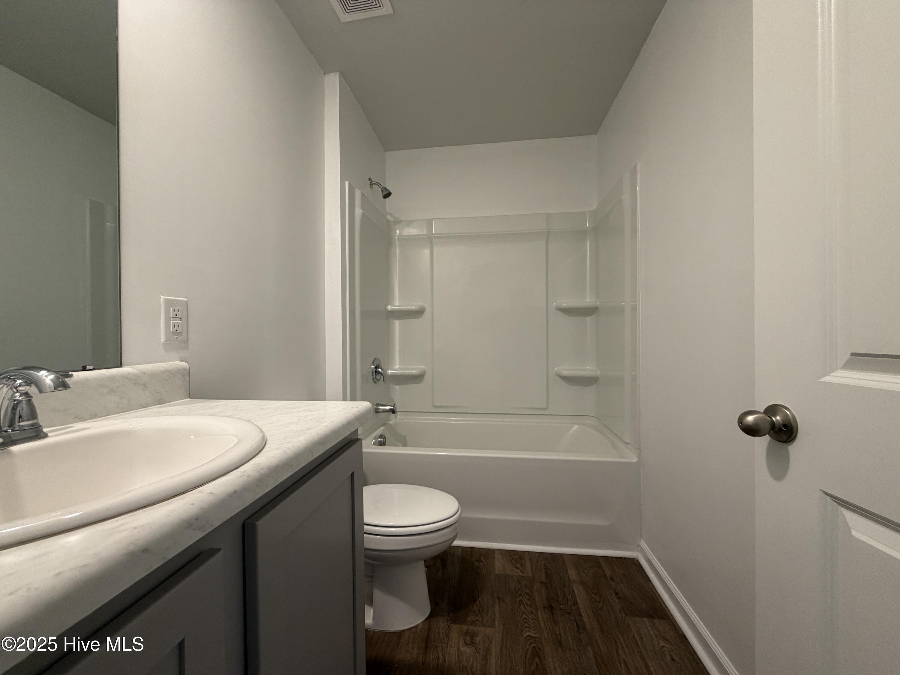 100528835 | Photo 19