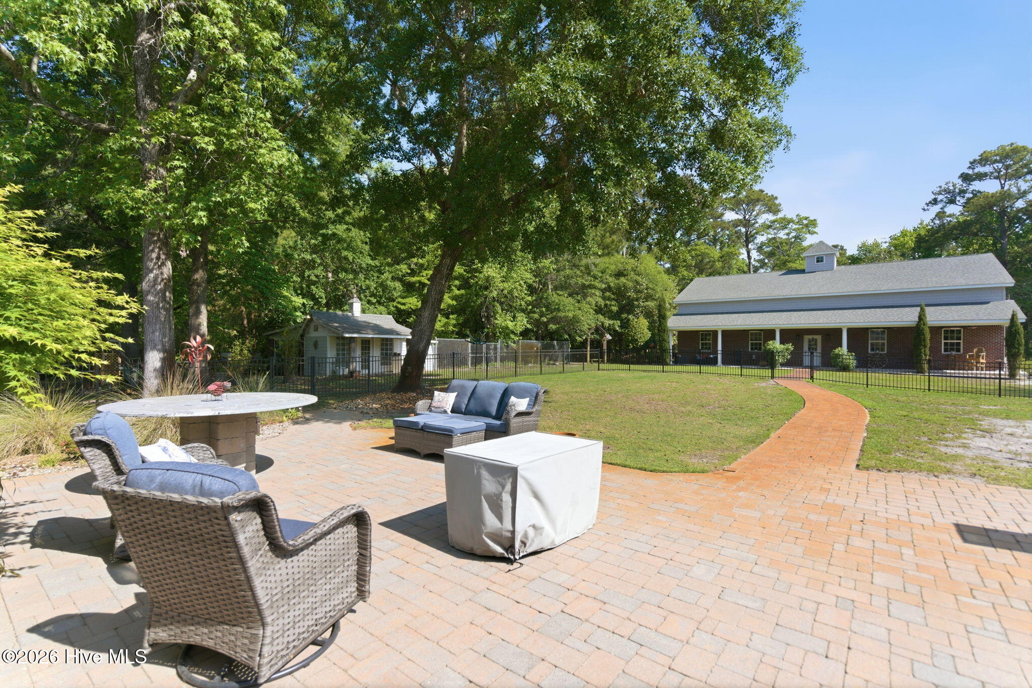 100570615 | Photo 47