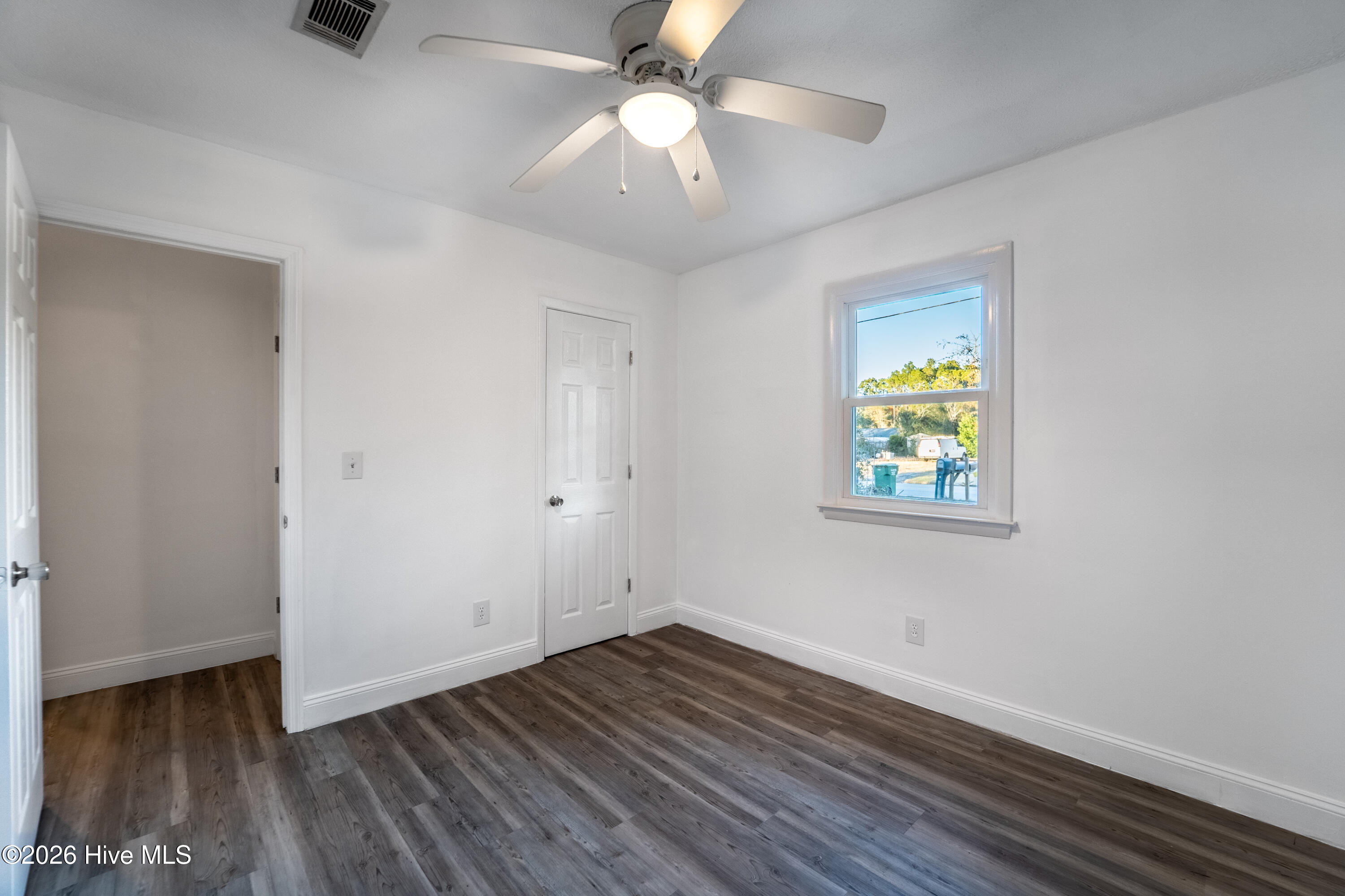 100548547 | Photo 10