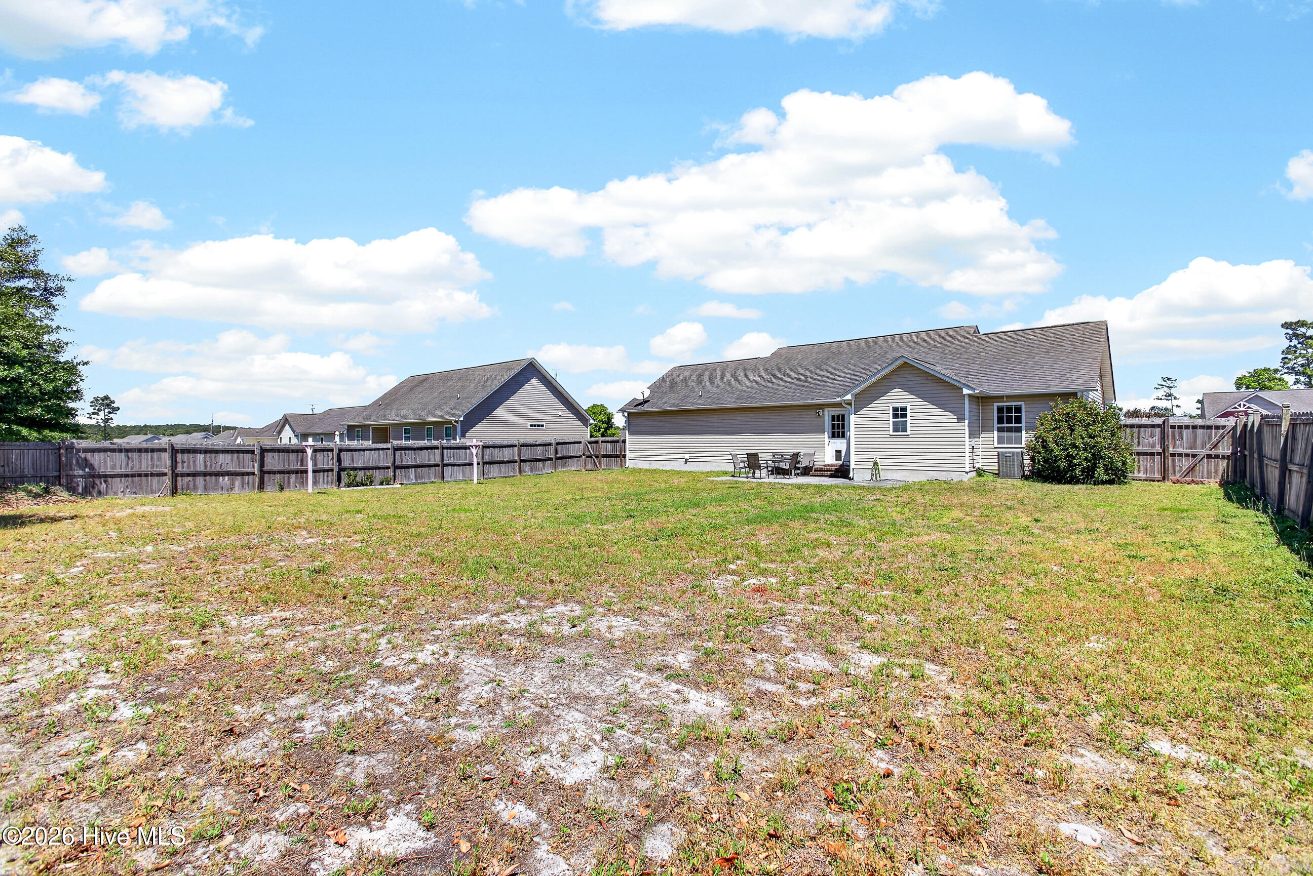 100569204 | Photo 26