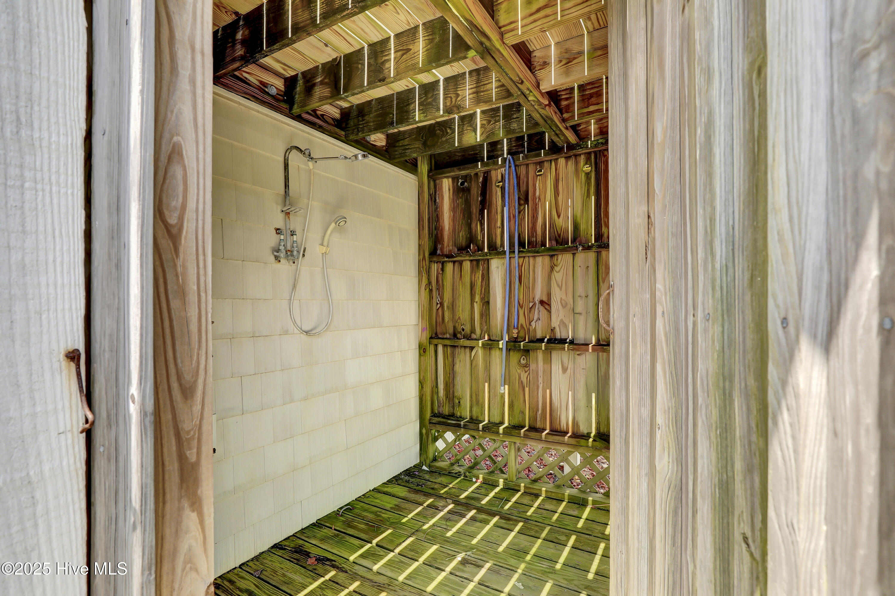 100517491 | Photo 40