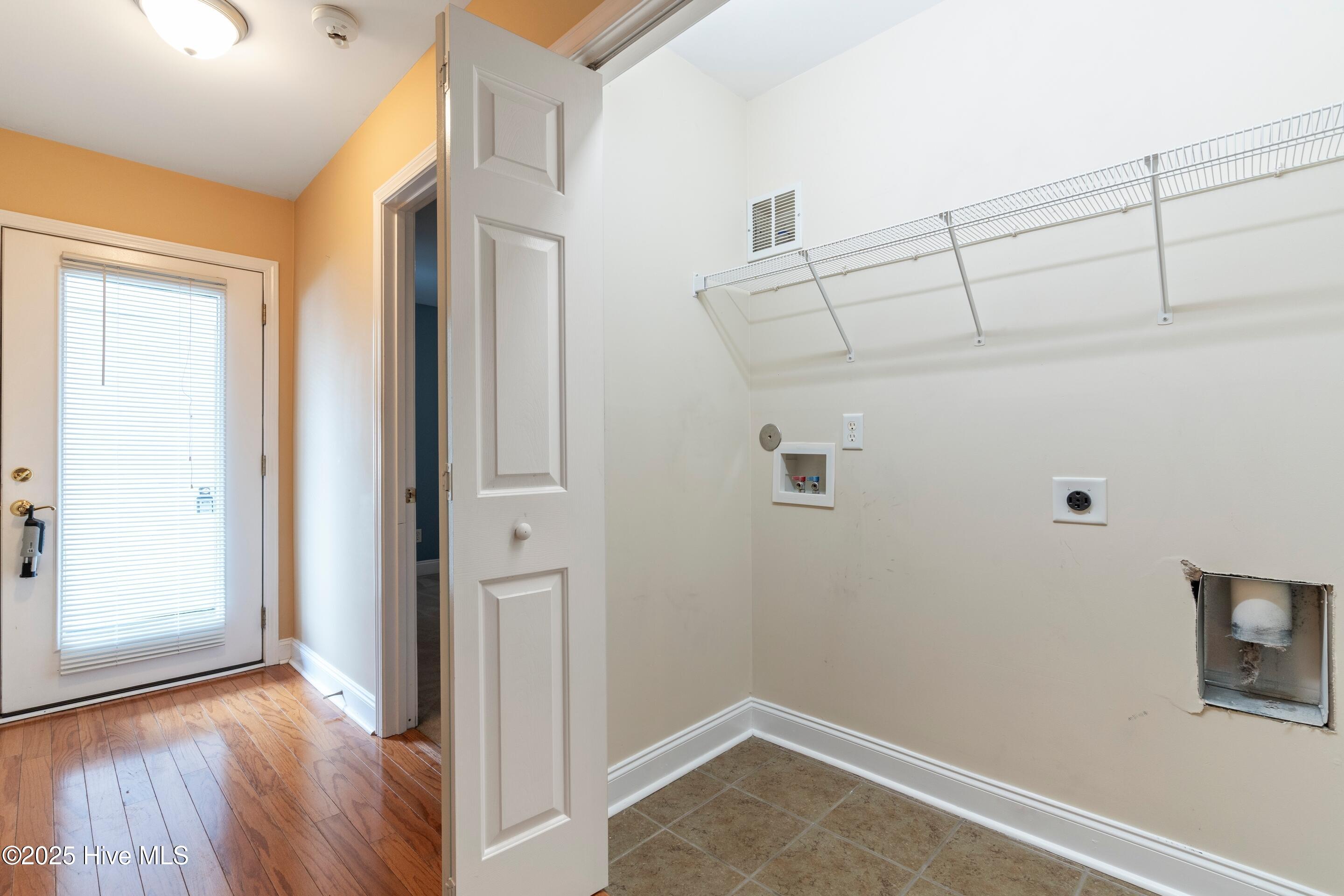 100522418 | Photo 10