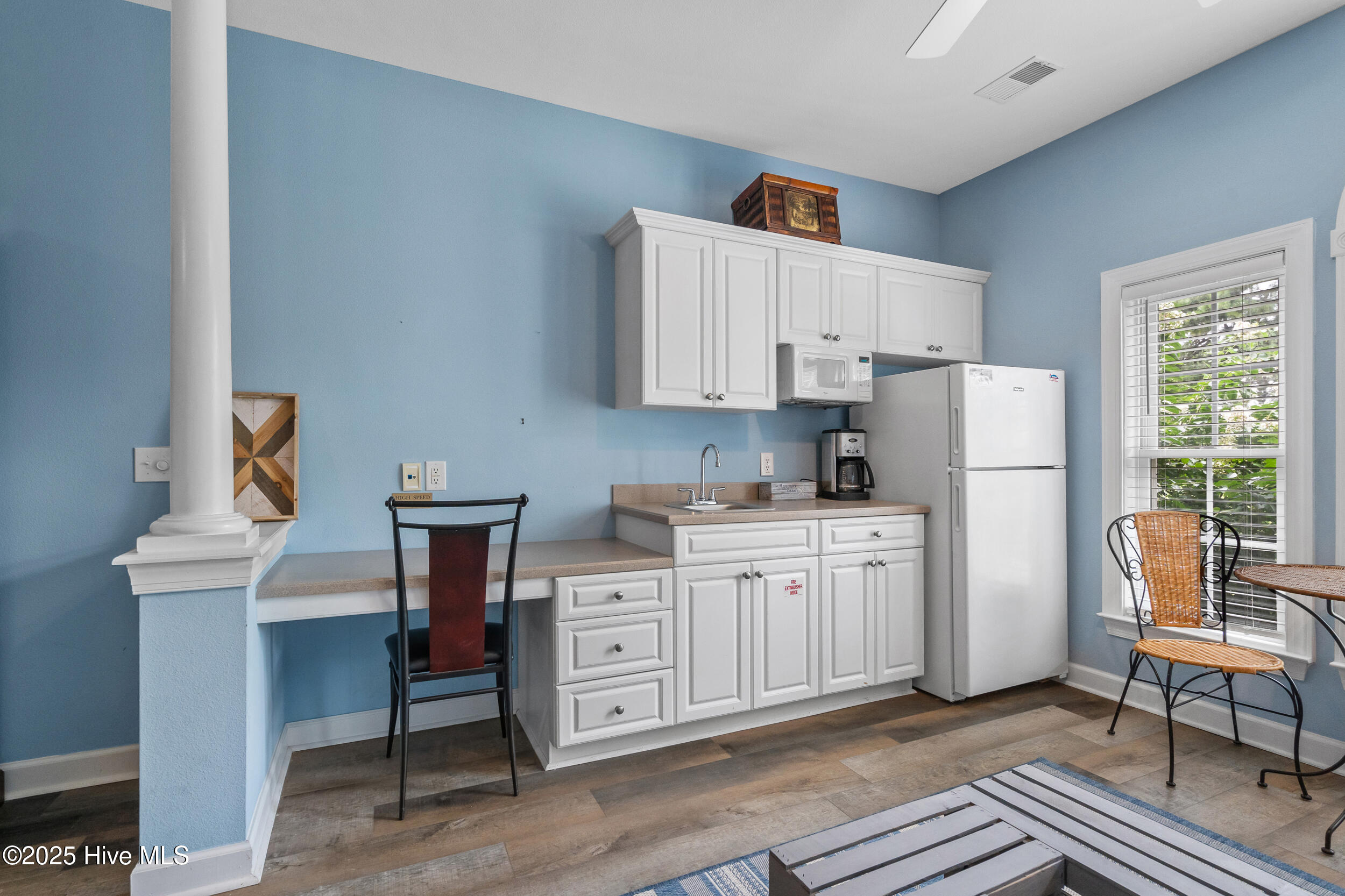 100519917 | Photo 40