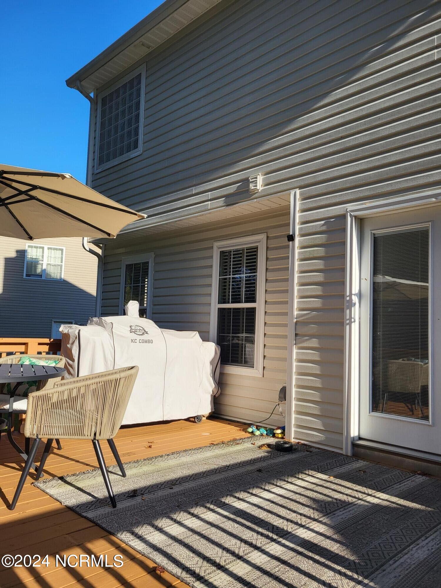 100568471 | Photo 43