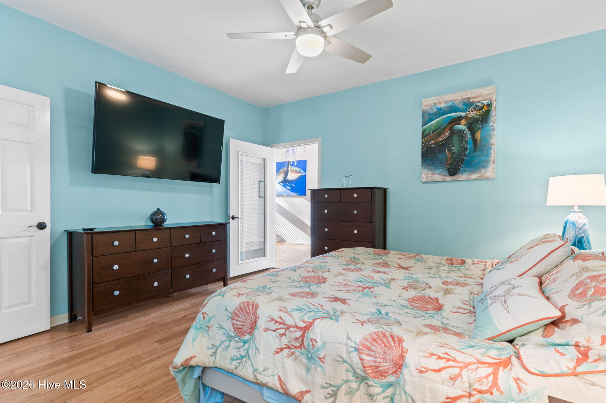 100548707 | Photo 31