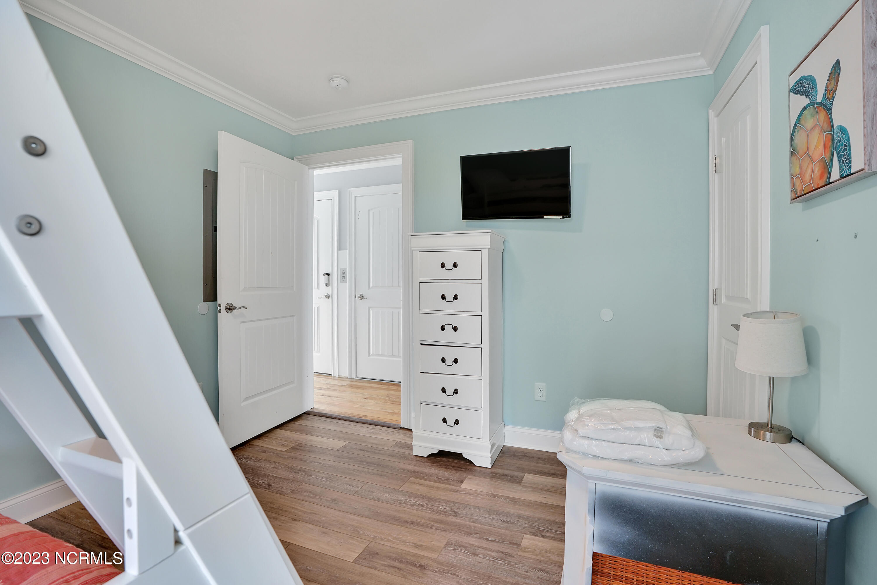 100558730 | Photo 41