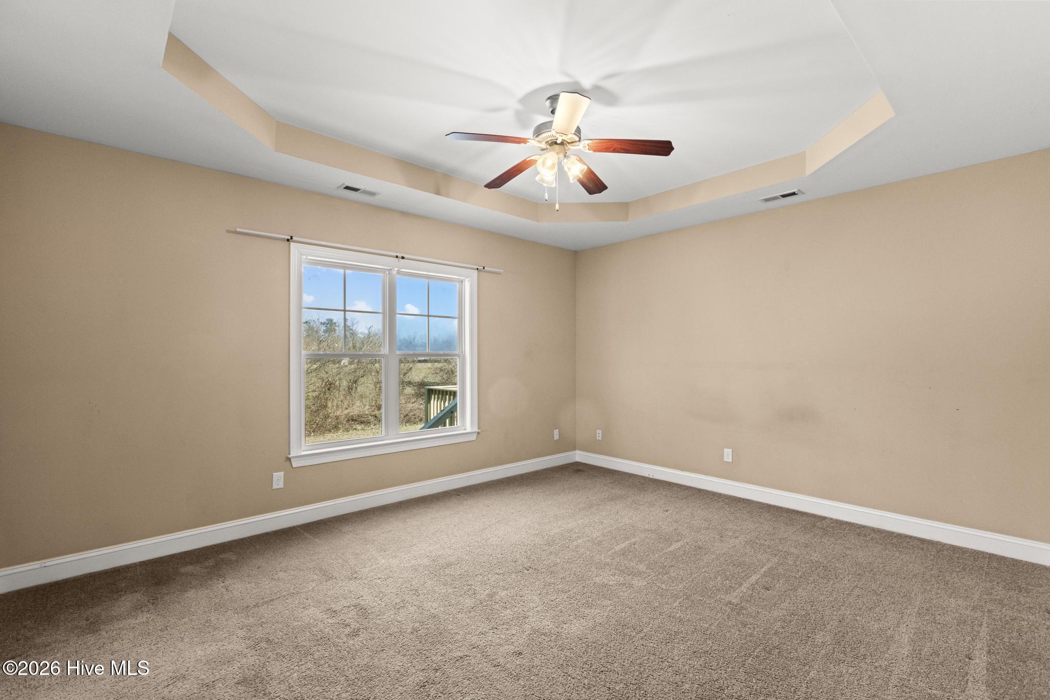 100556955 | Photo 15