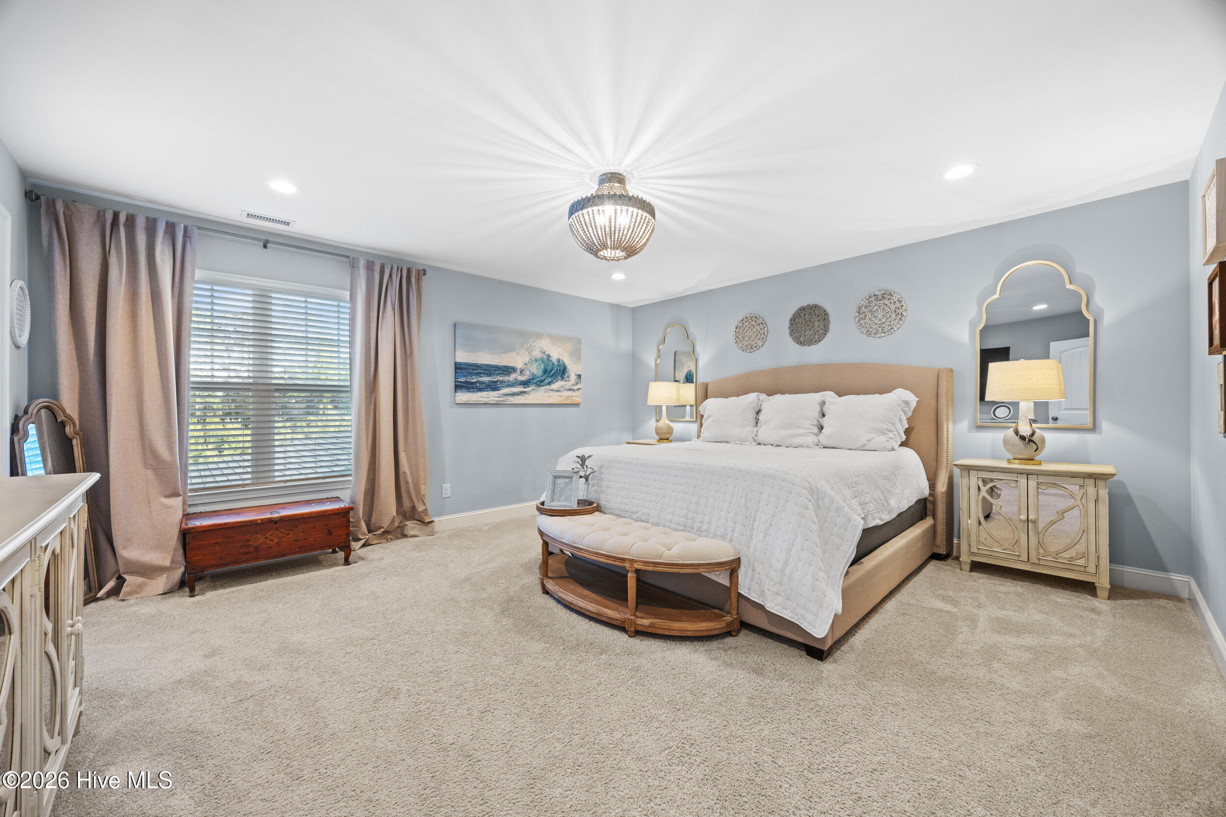 100566940 | Photo 40