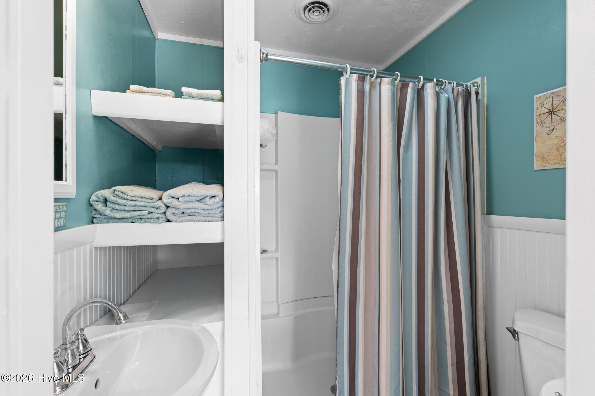 100562927 | Photo 22