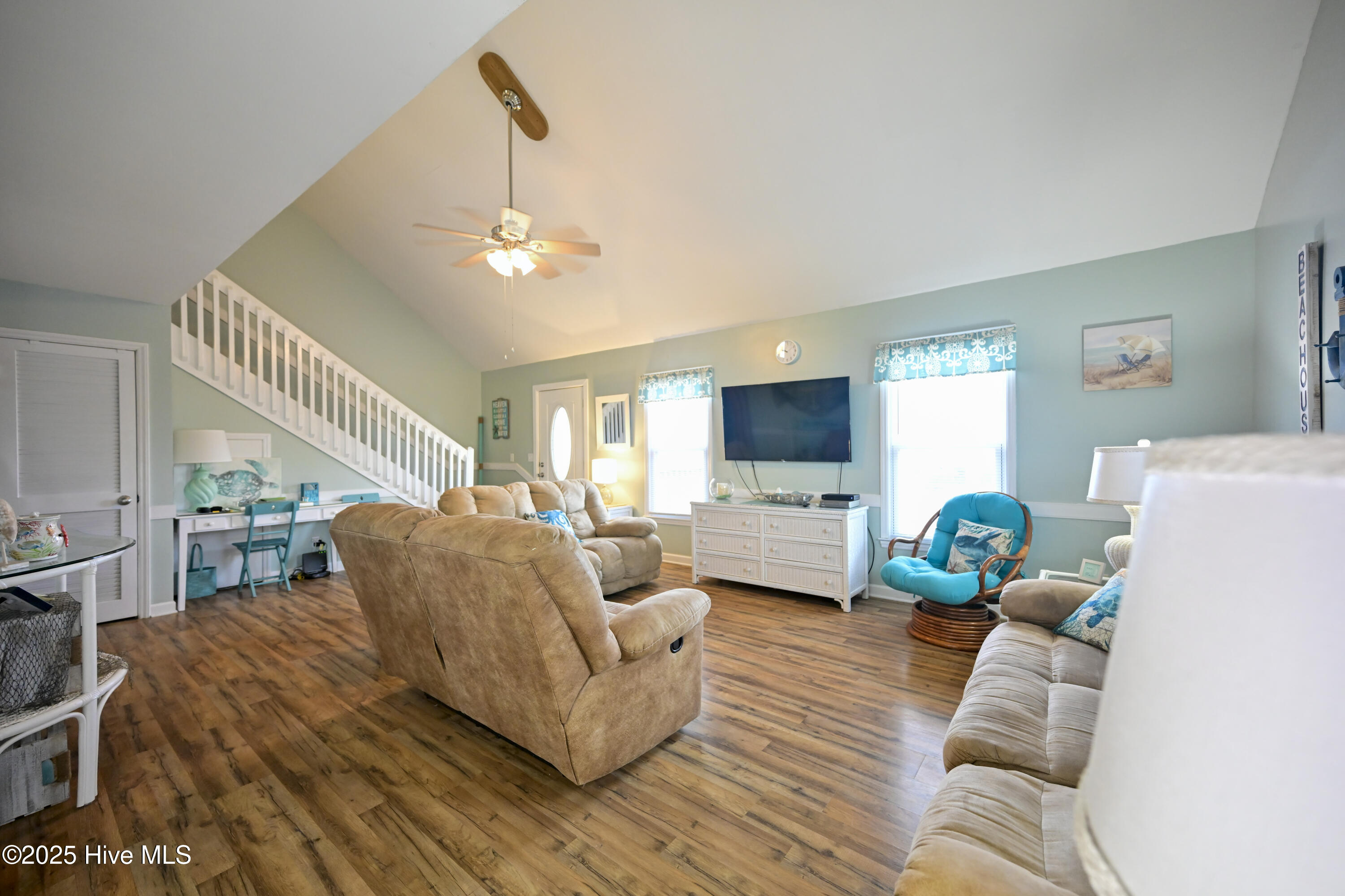 100495129 | Photo 11