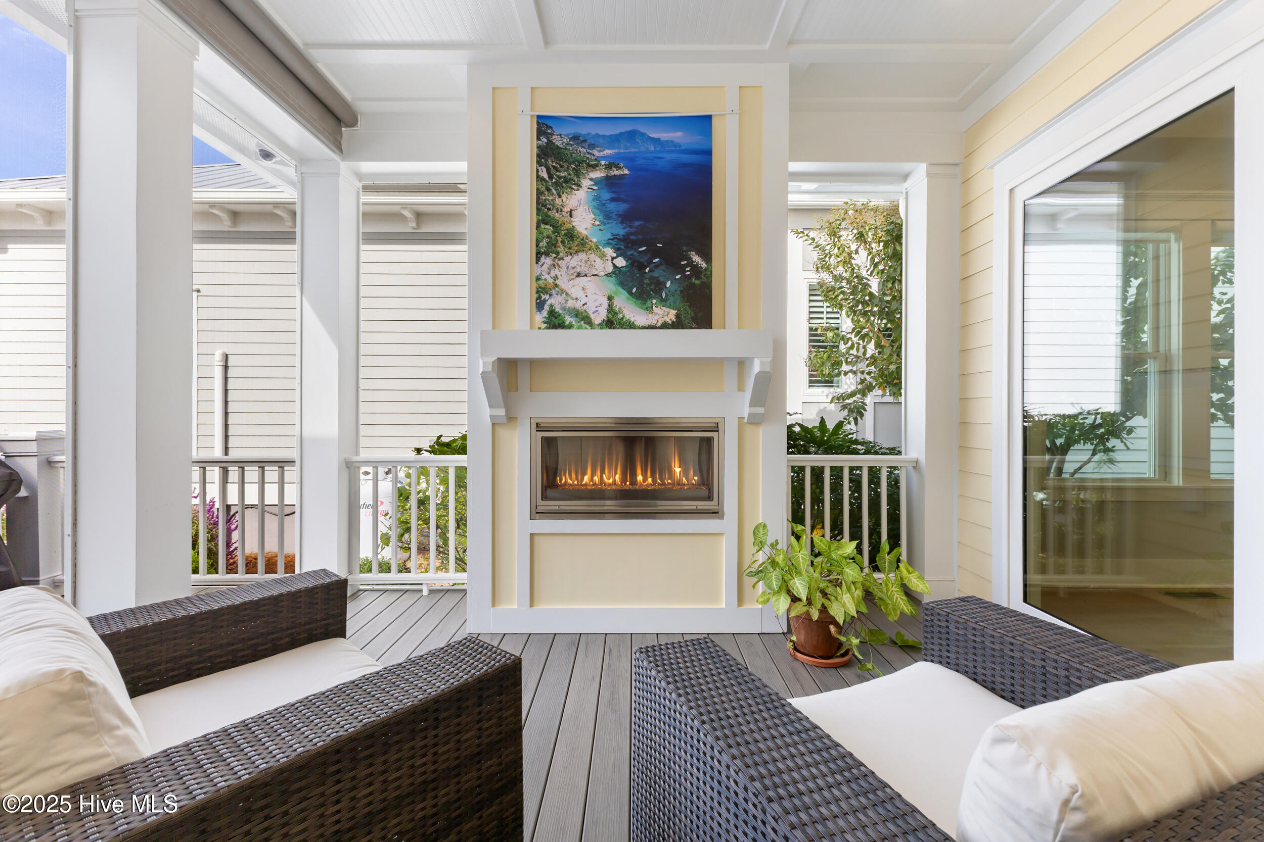 100535952 | Photo 40