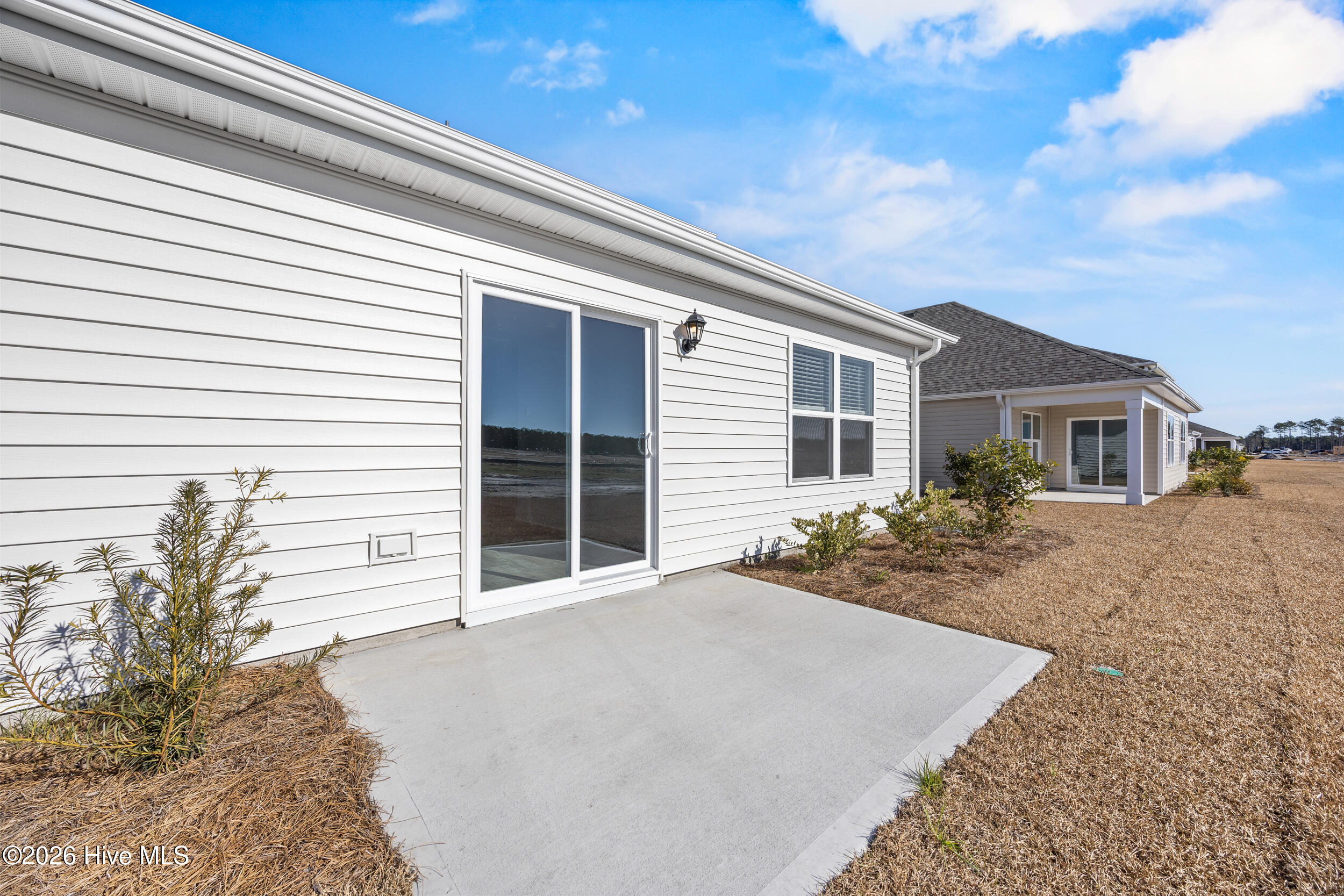 100547458 | Photo 35