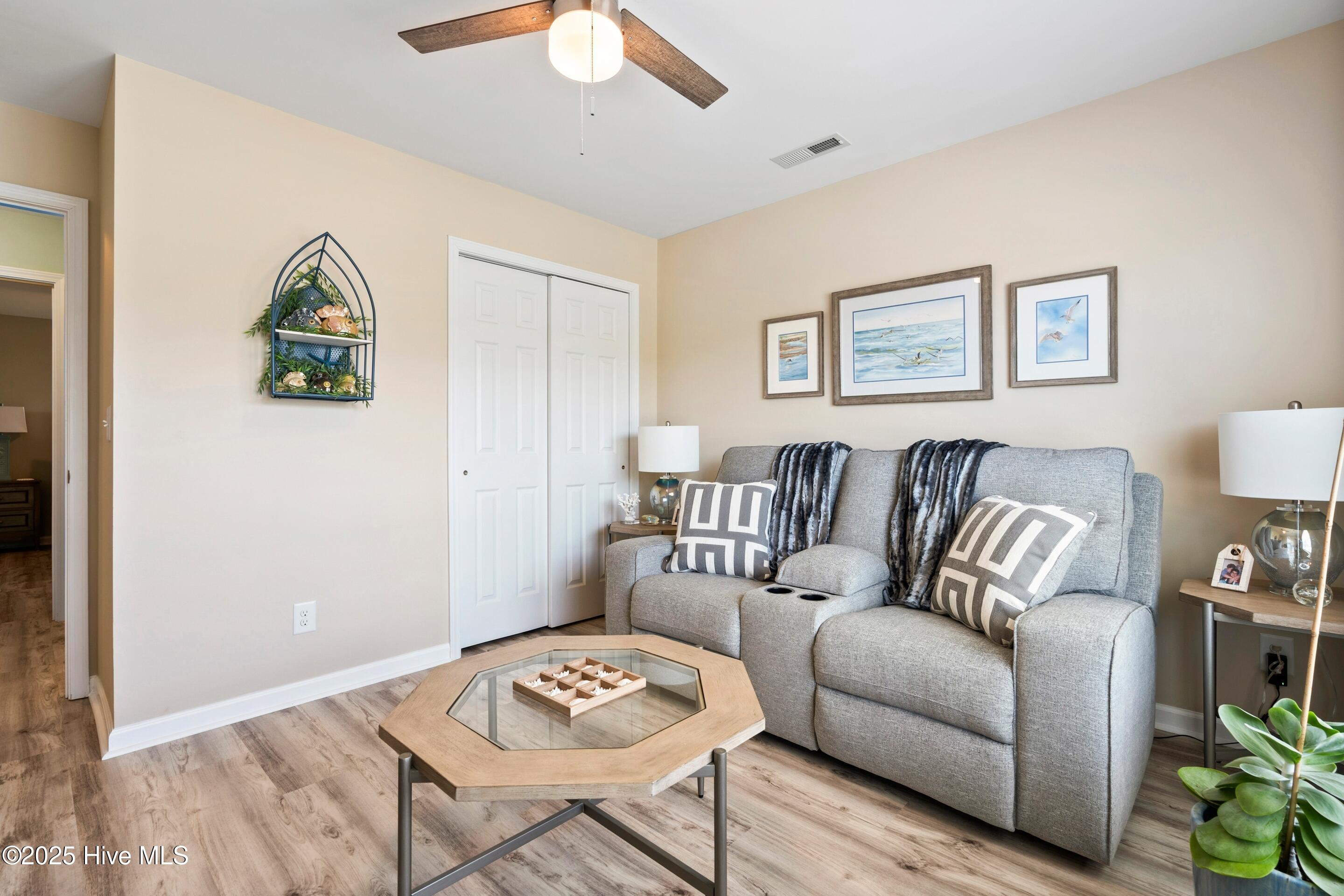 100517079 | Photo 21