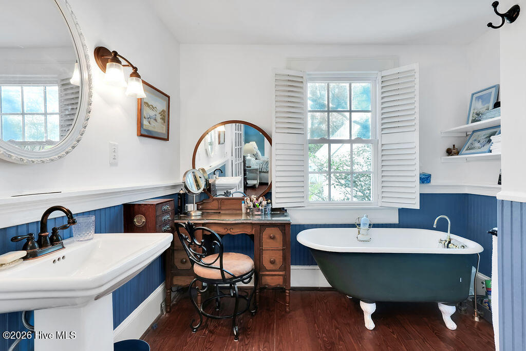 100563749 | Photo 34