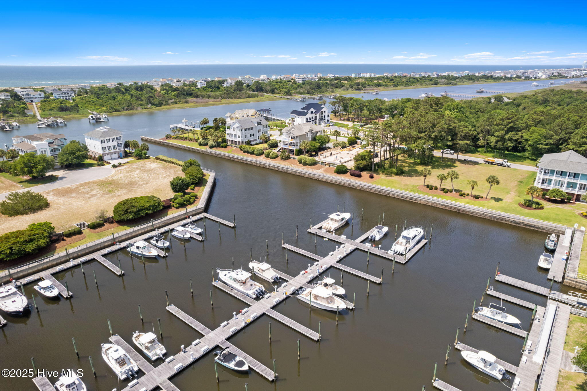 100512246 | Photo 69