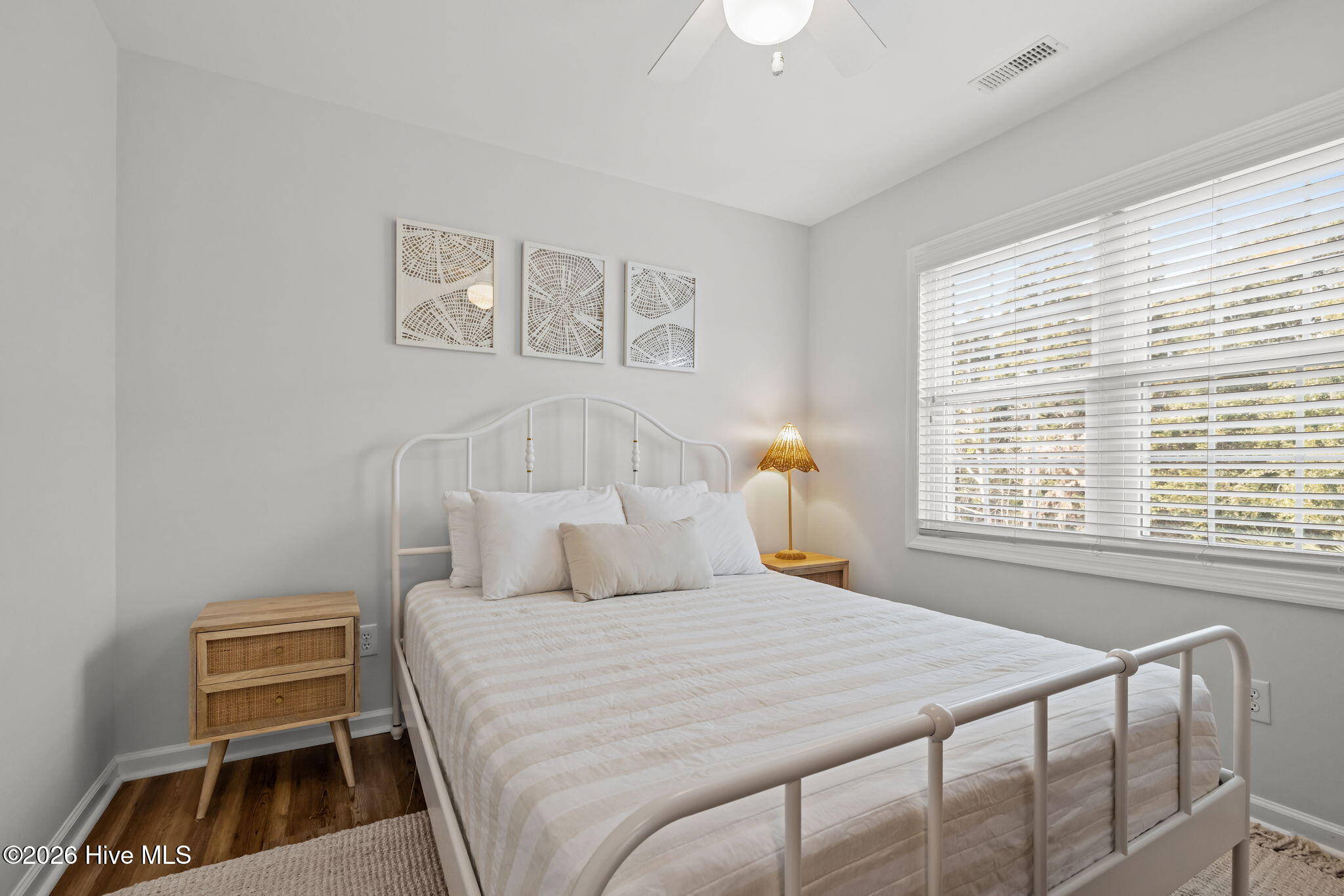 100547357 | Photo 40