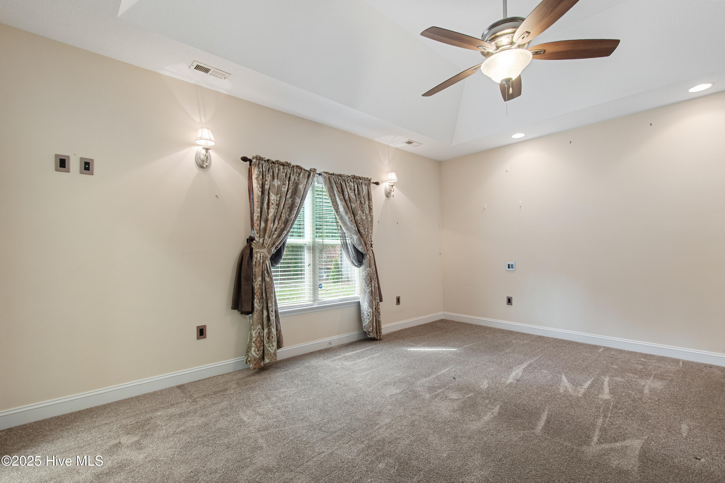 100532491 | Photo 23