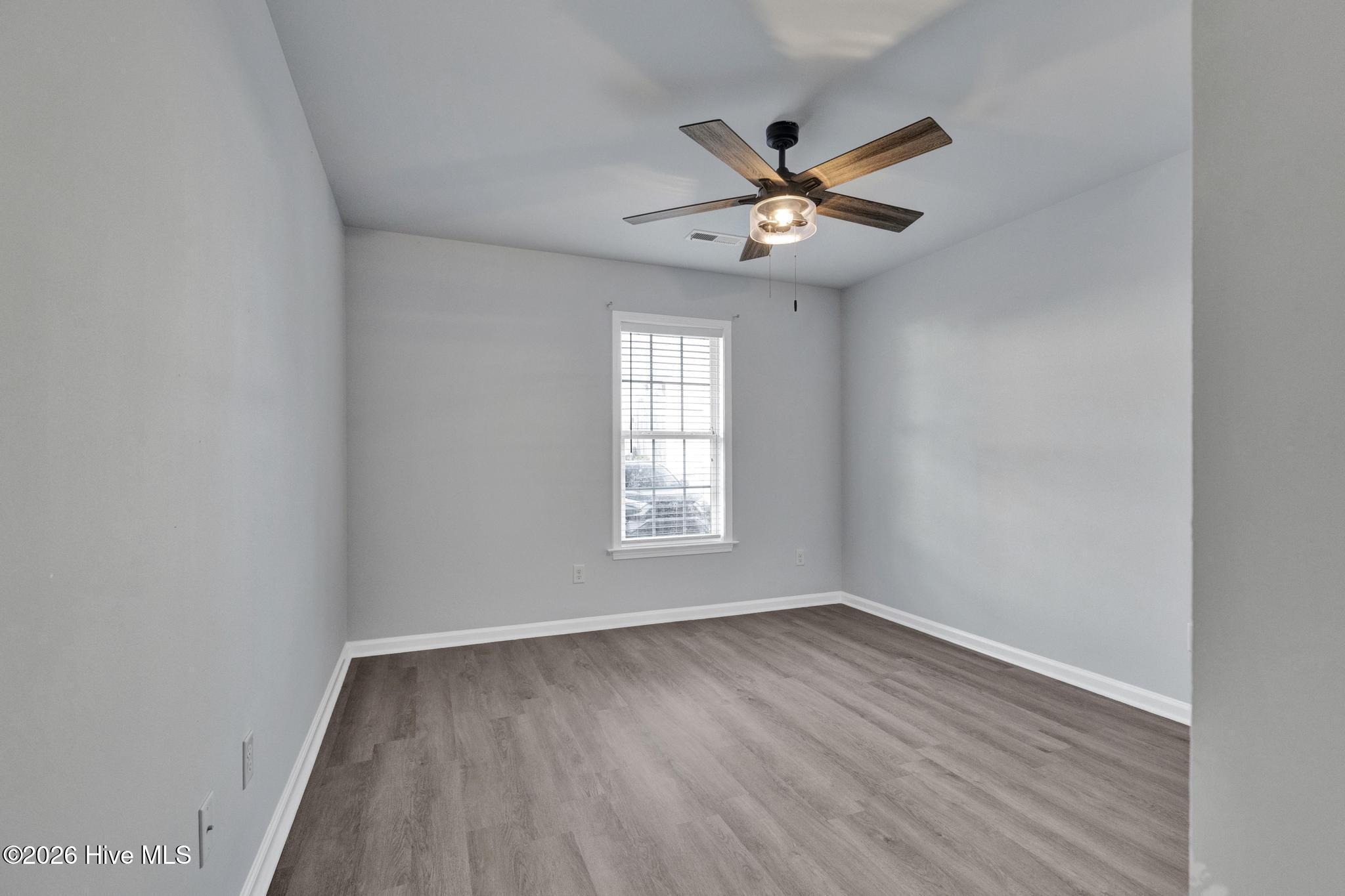 100567665 | Photo 15