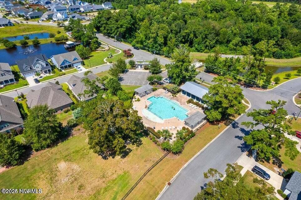 100530635 | Photo 51