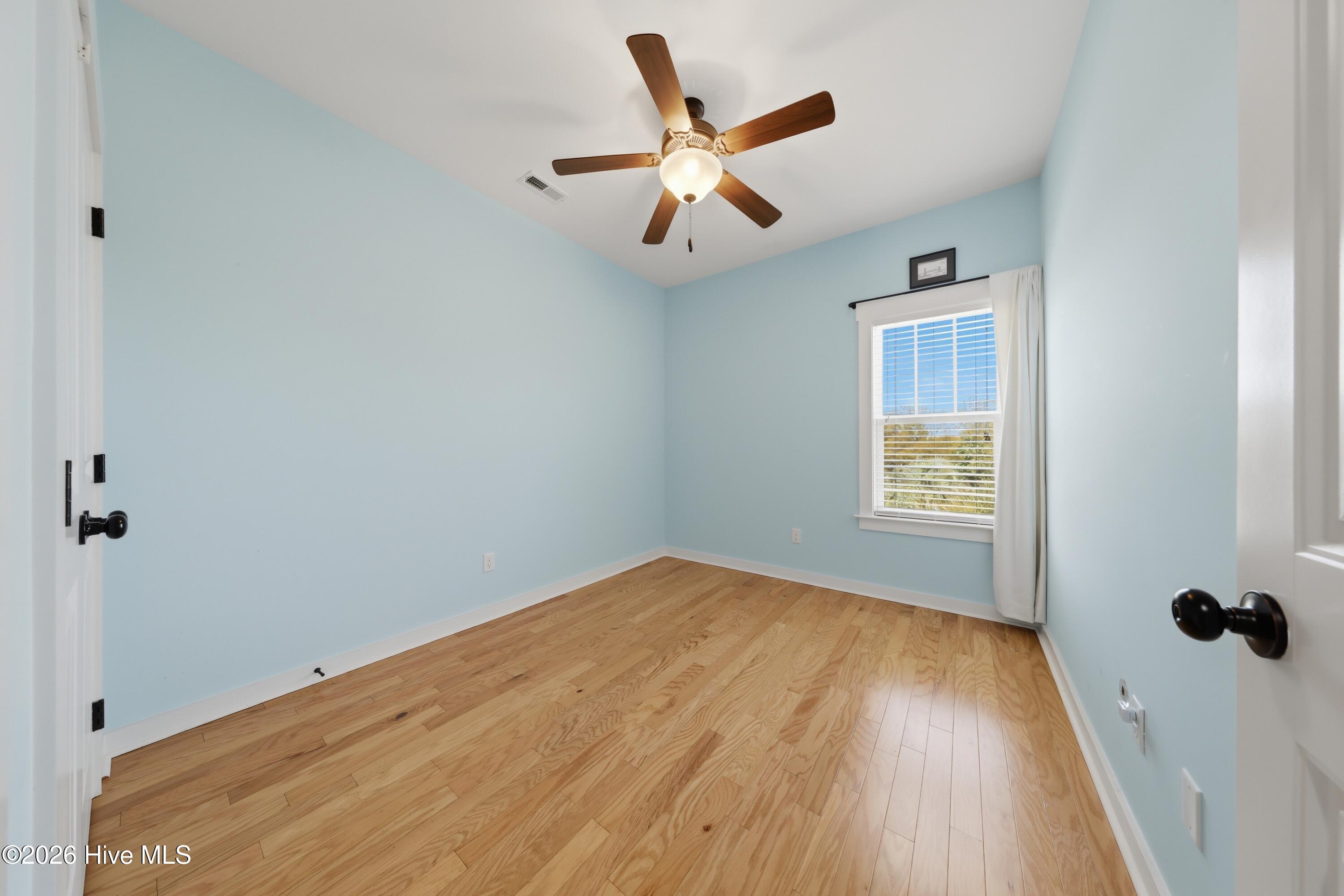 100566755 | Photo 38