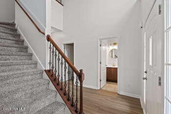 100548839 | Photo 18