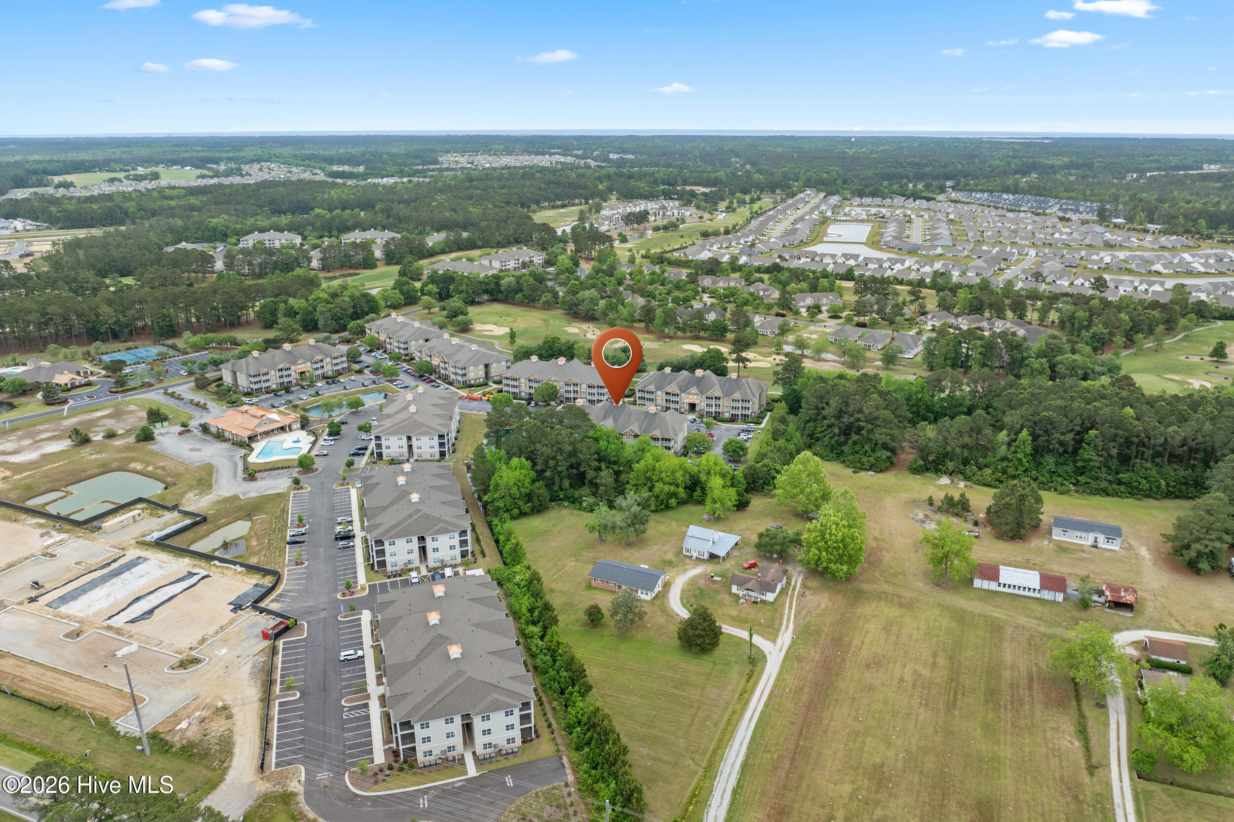 100570667 | Photo 36