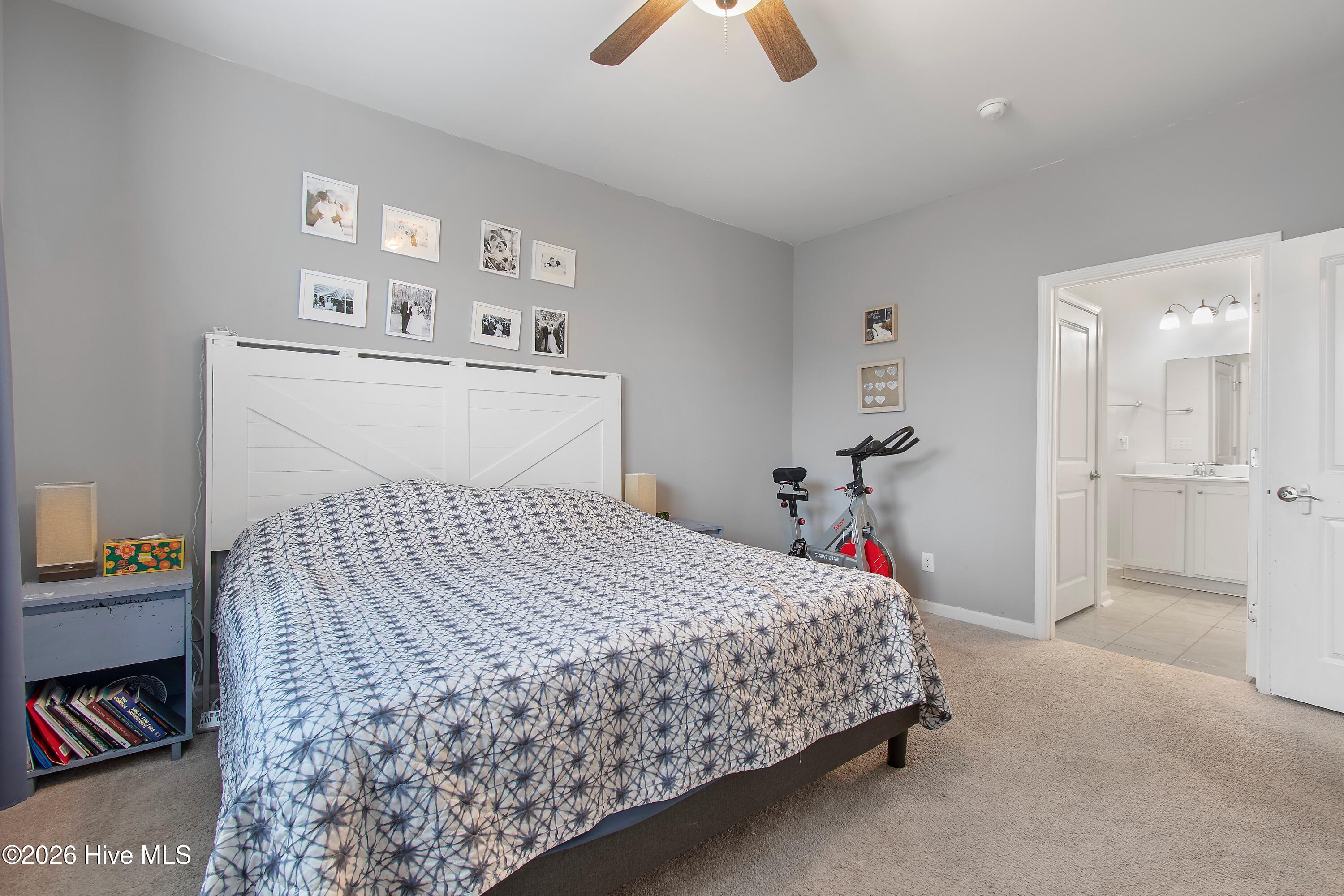 100560000 | Photo 17