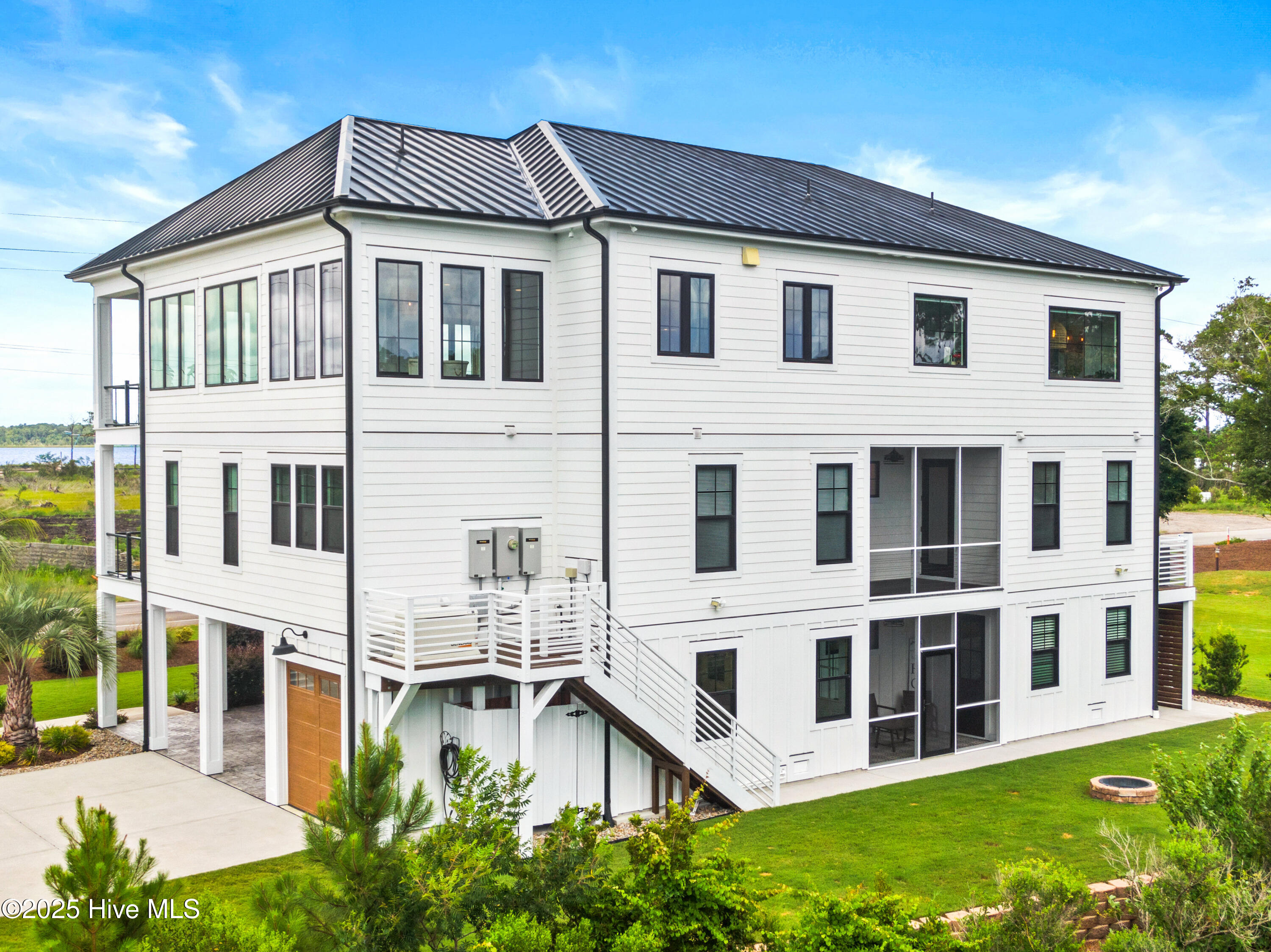 100534624 | Photo 75