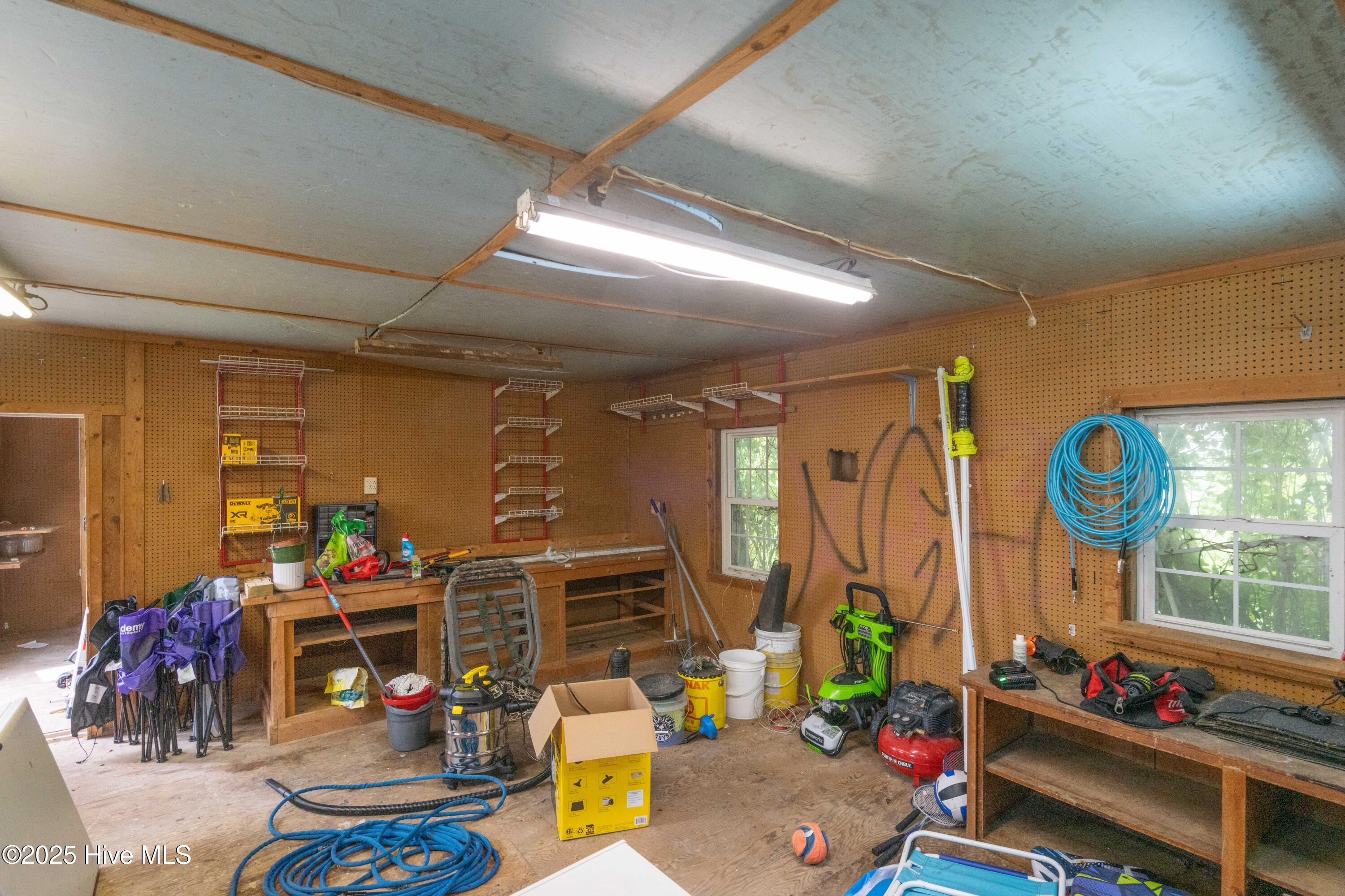 100536527 | Photo 44