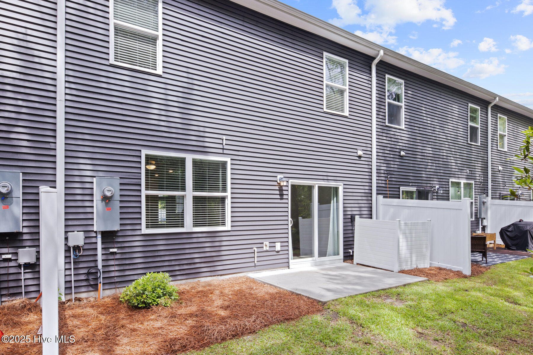 100551560 | Photo 21