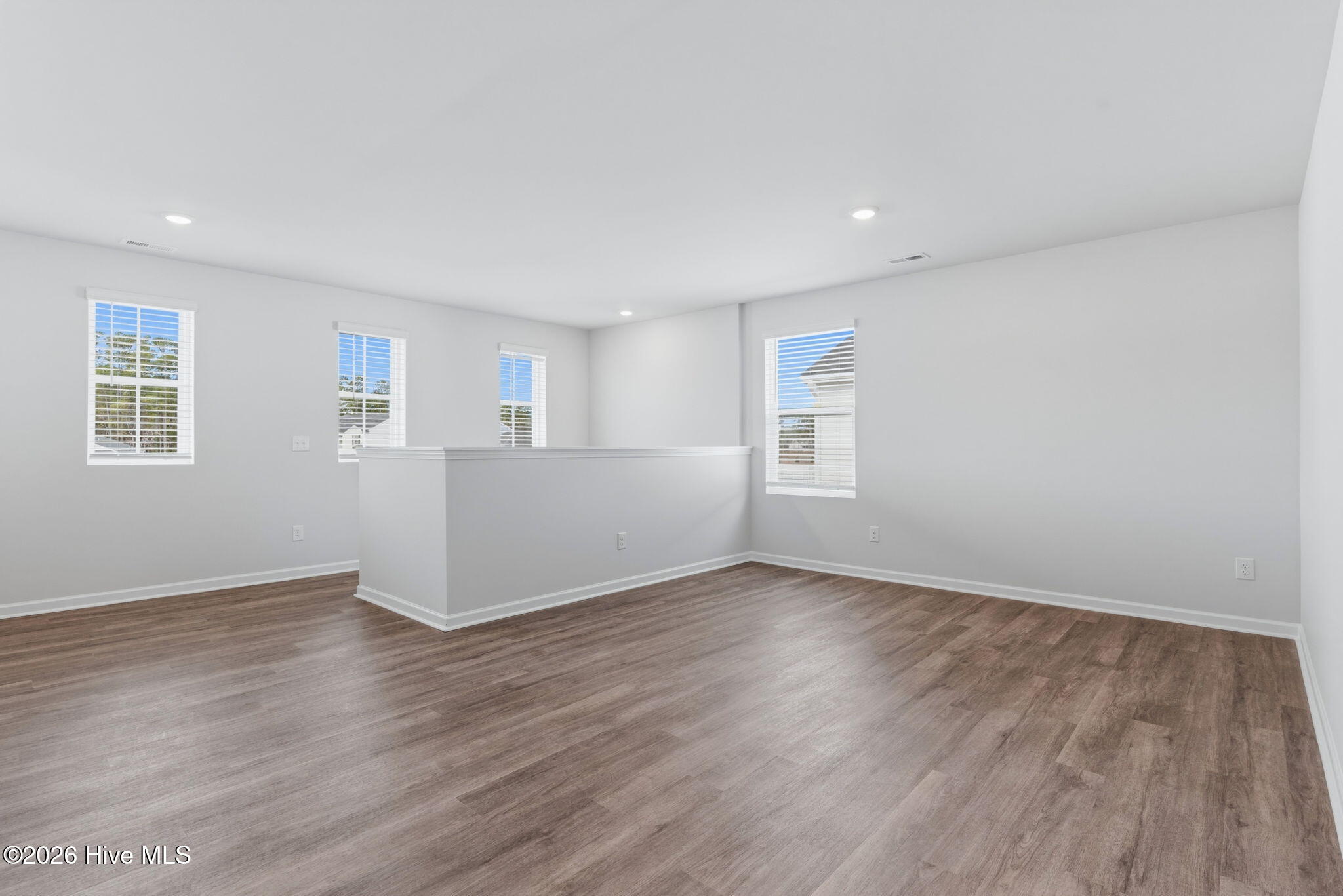 100532613 | Photo 31