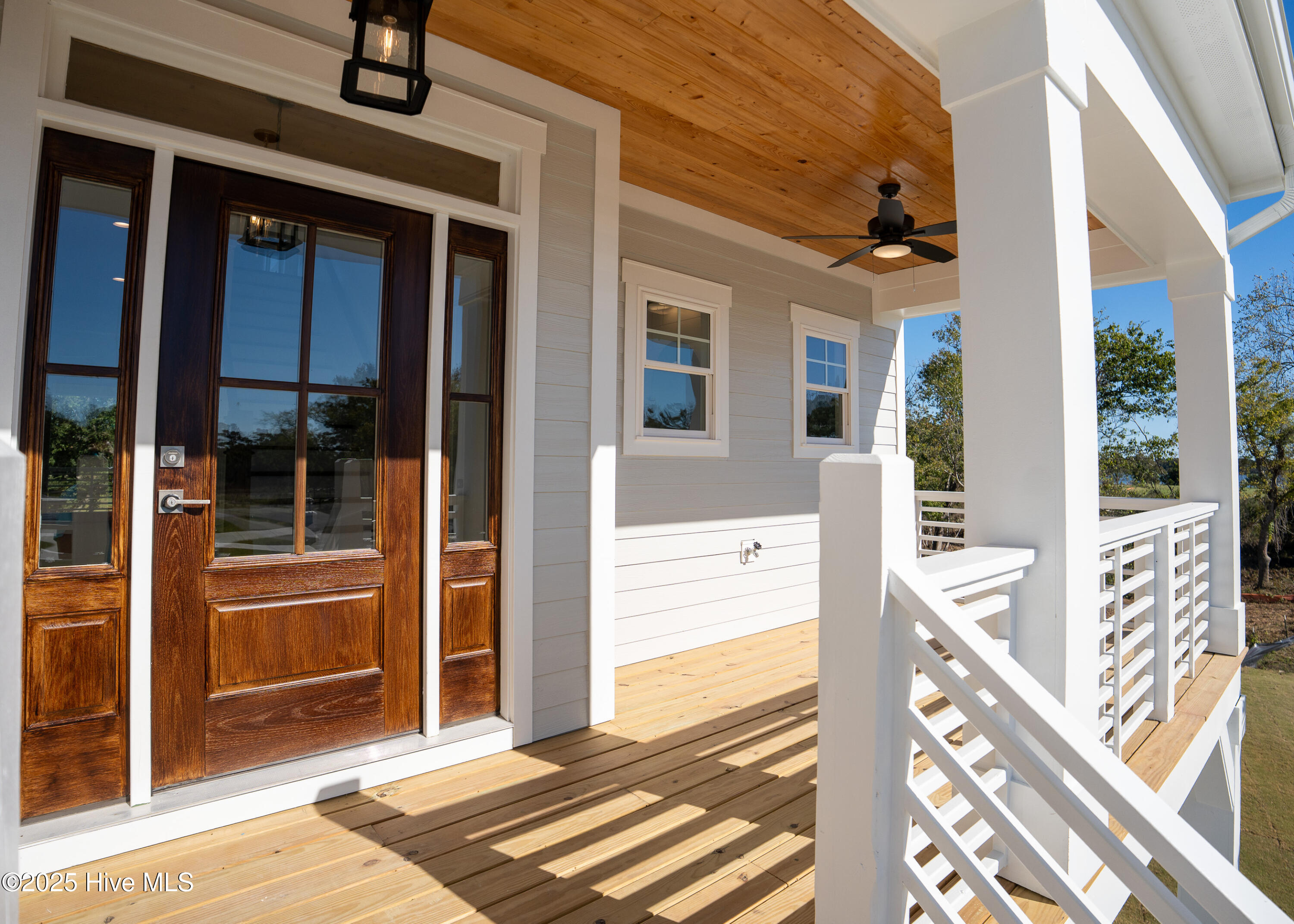 100537376 | Photo 12