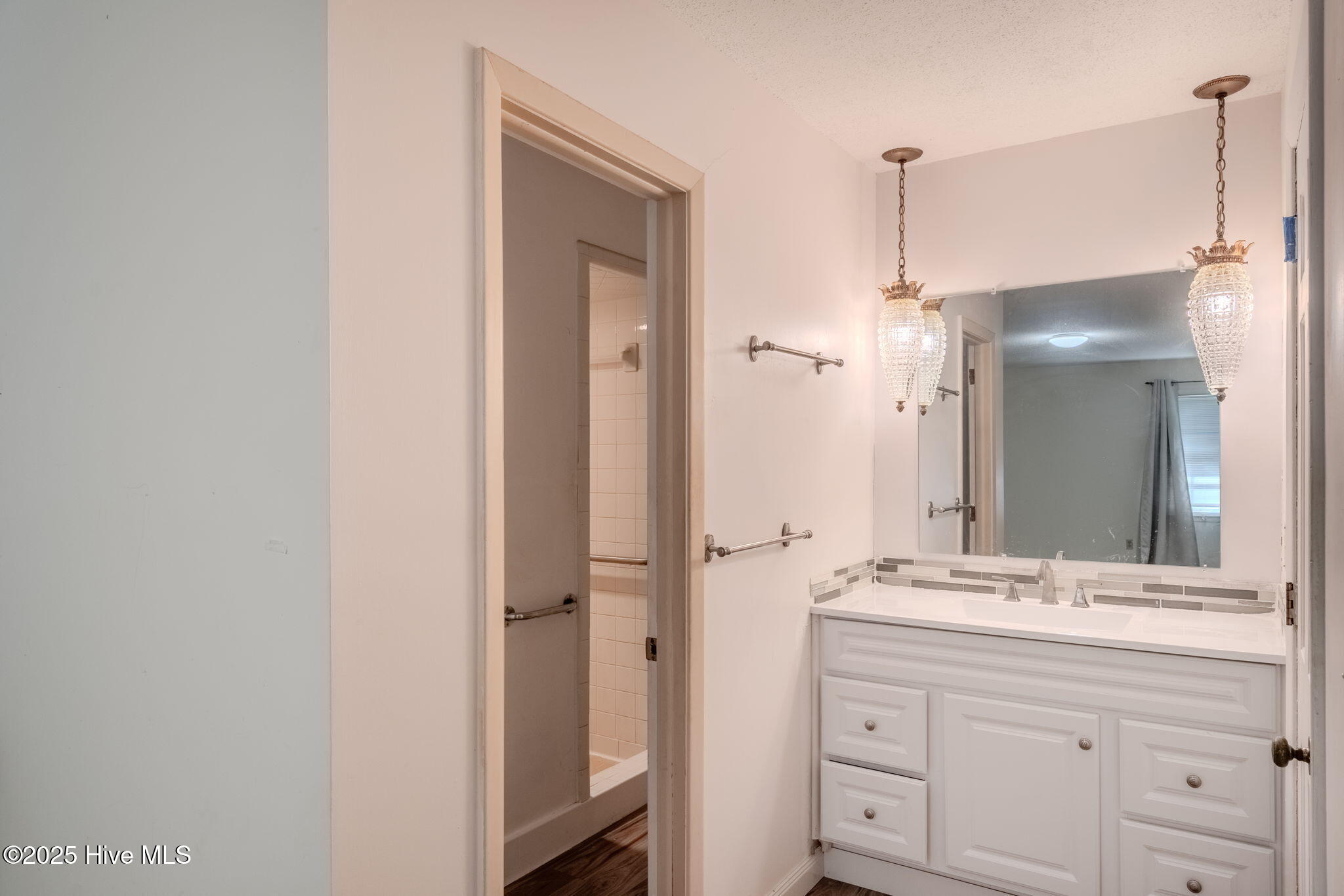 100521398 | Photo 11