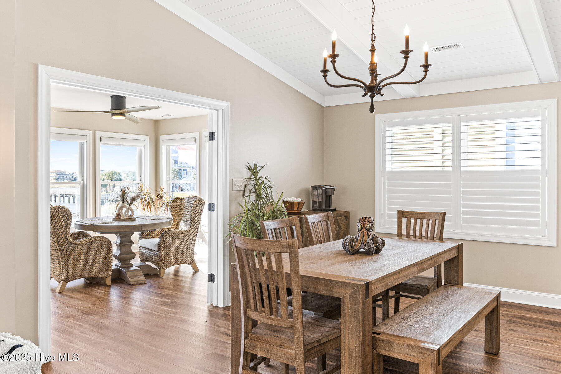 100542757 | Photo 13