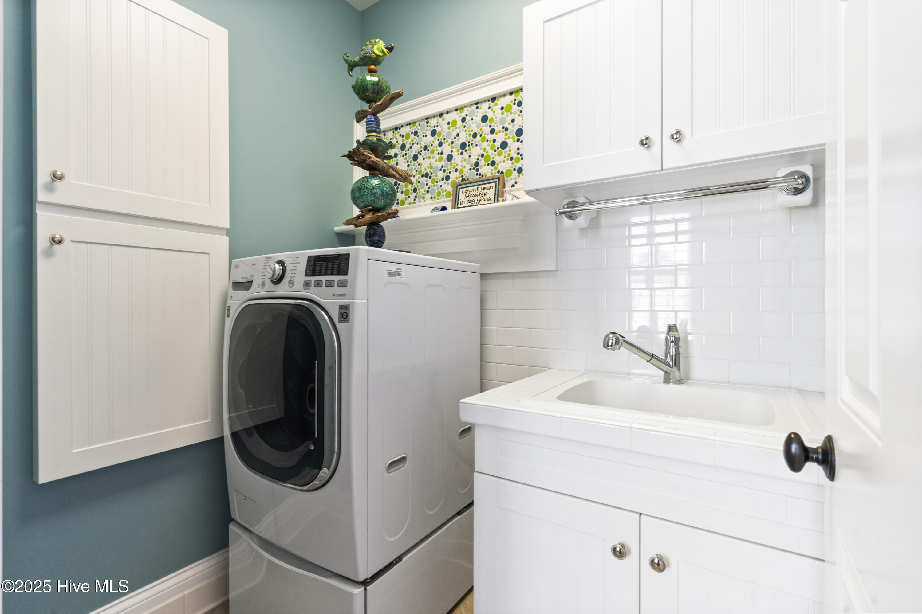 100498817 | Photo 37