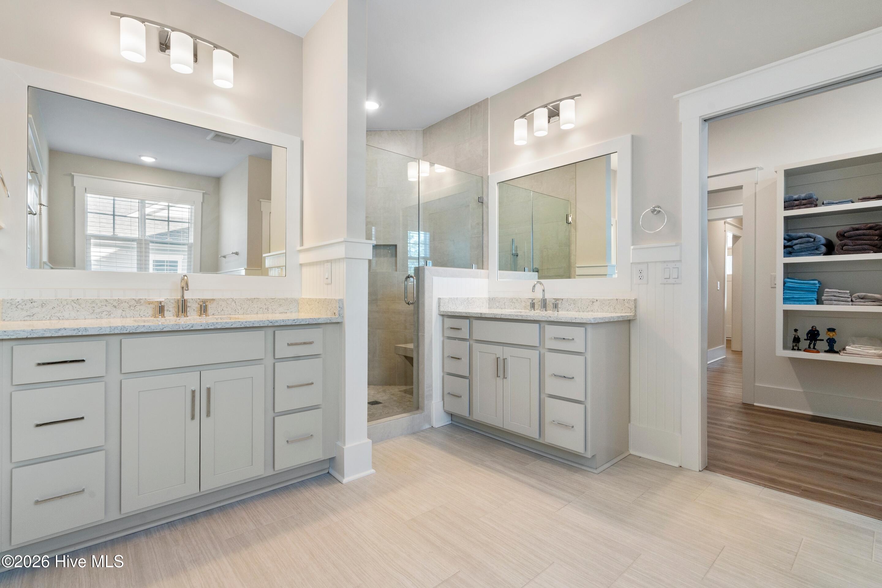 100549820 | Photo 15